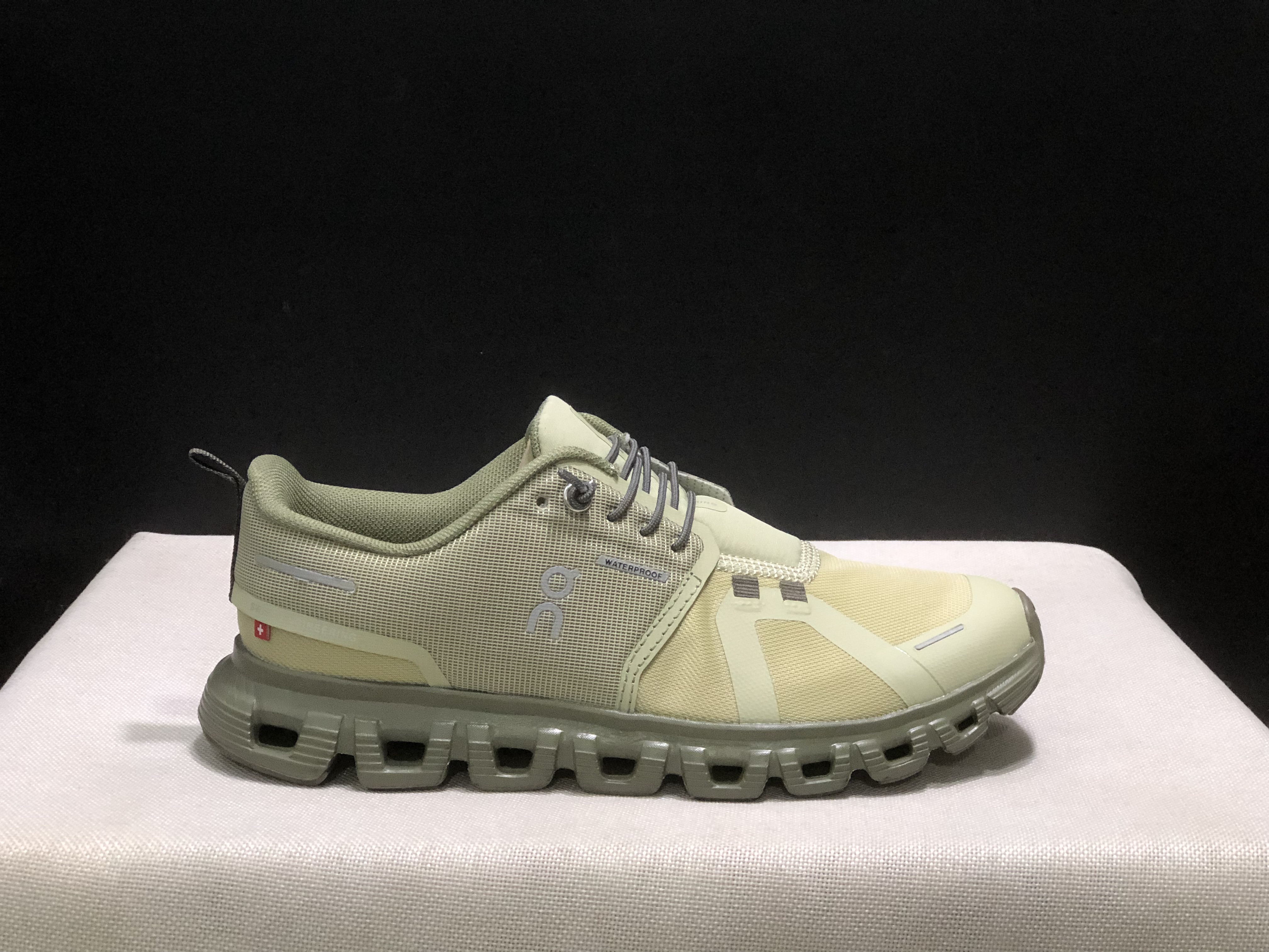 On Running Cloud 6 Casual Life Shoes Light Green