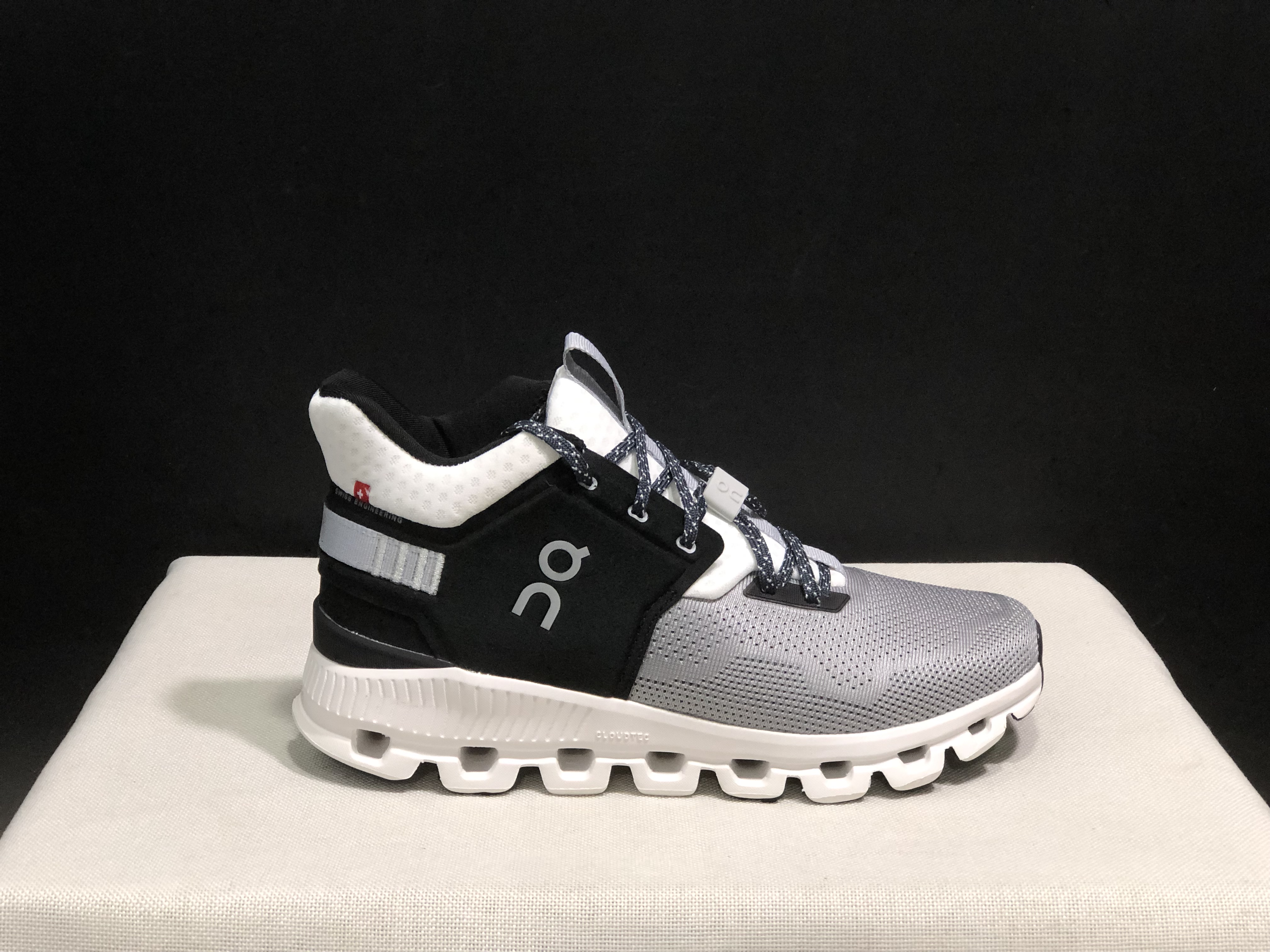 On Running Cloud Hi Edge Outdoor Training Running Shoes Silver Gray/Black