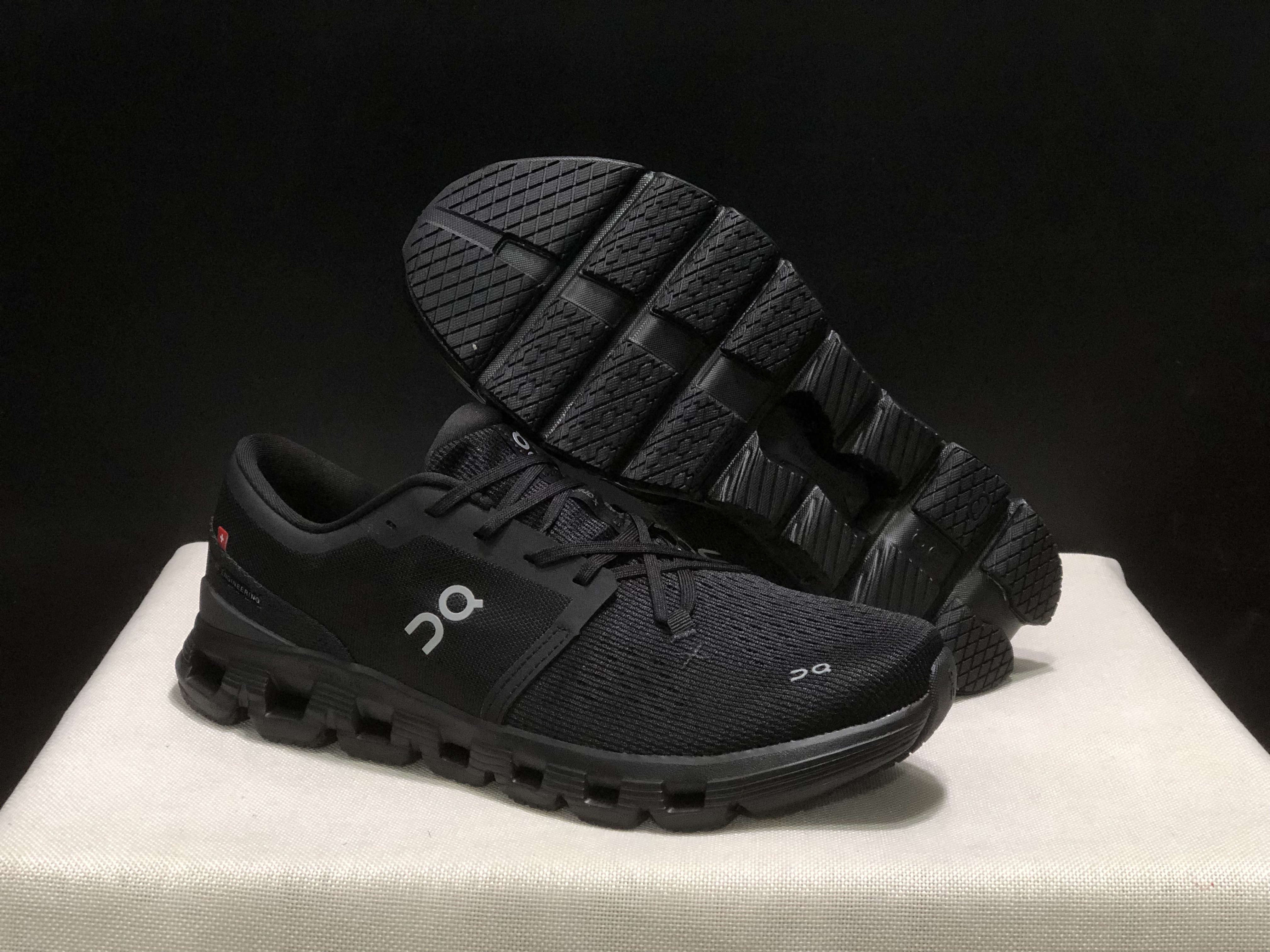 On Running Cloud X4 Comfortable Running Shoes All Black
