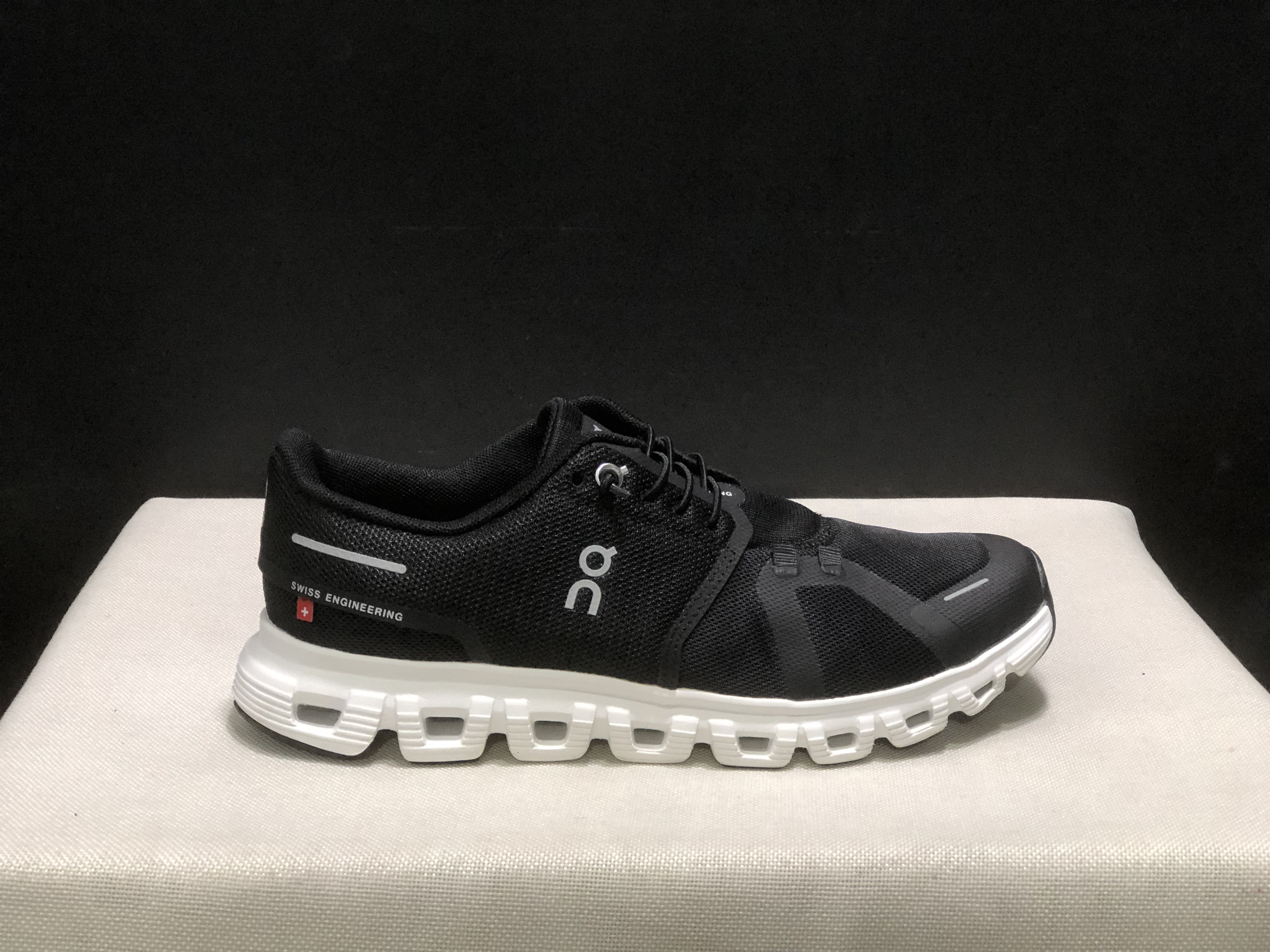 On Running Cloud 6 Black Casual Life Shoes