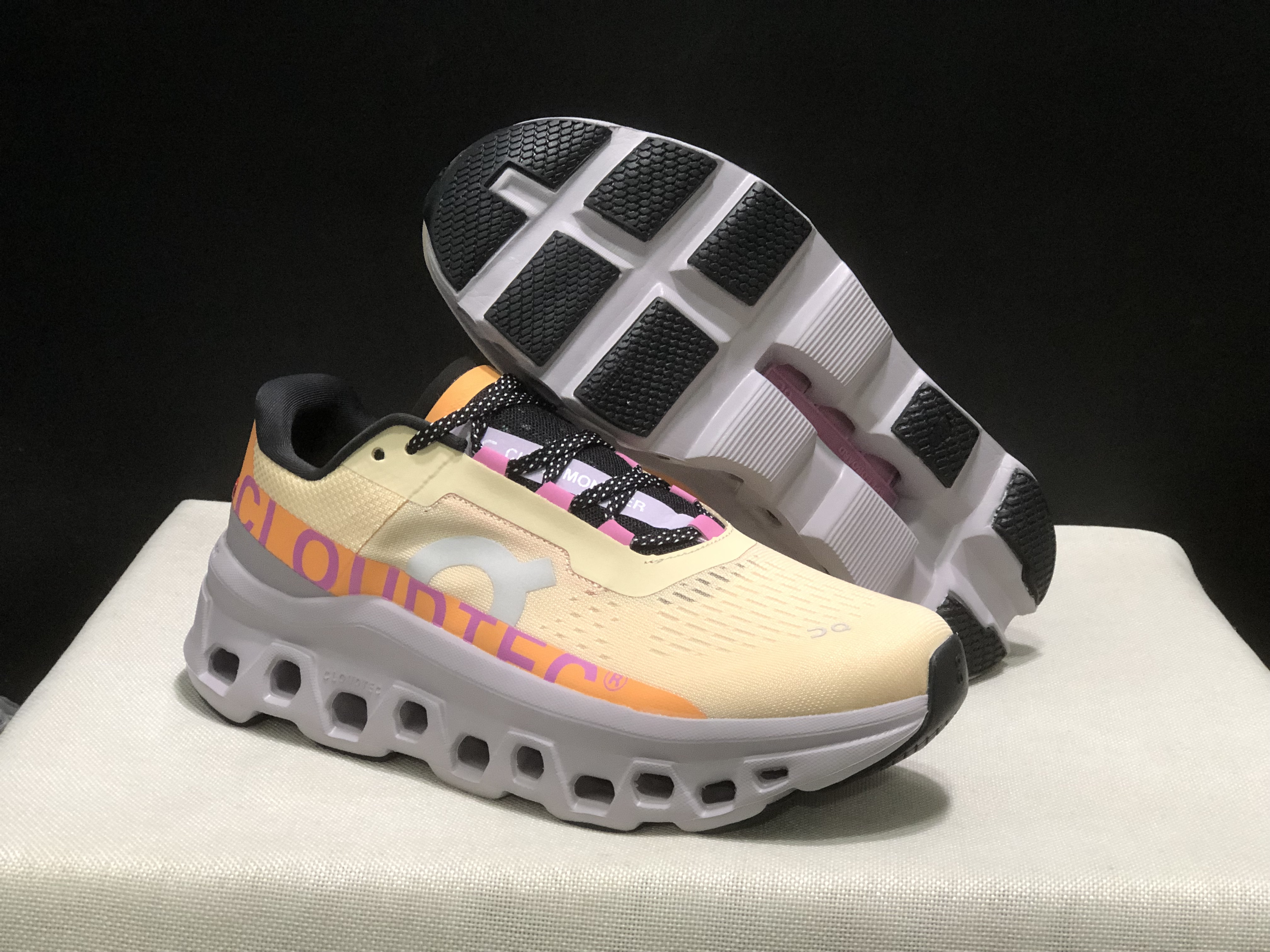 On Running Cloudmonster Anti-Slip Running Shoes Blonde/Fade