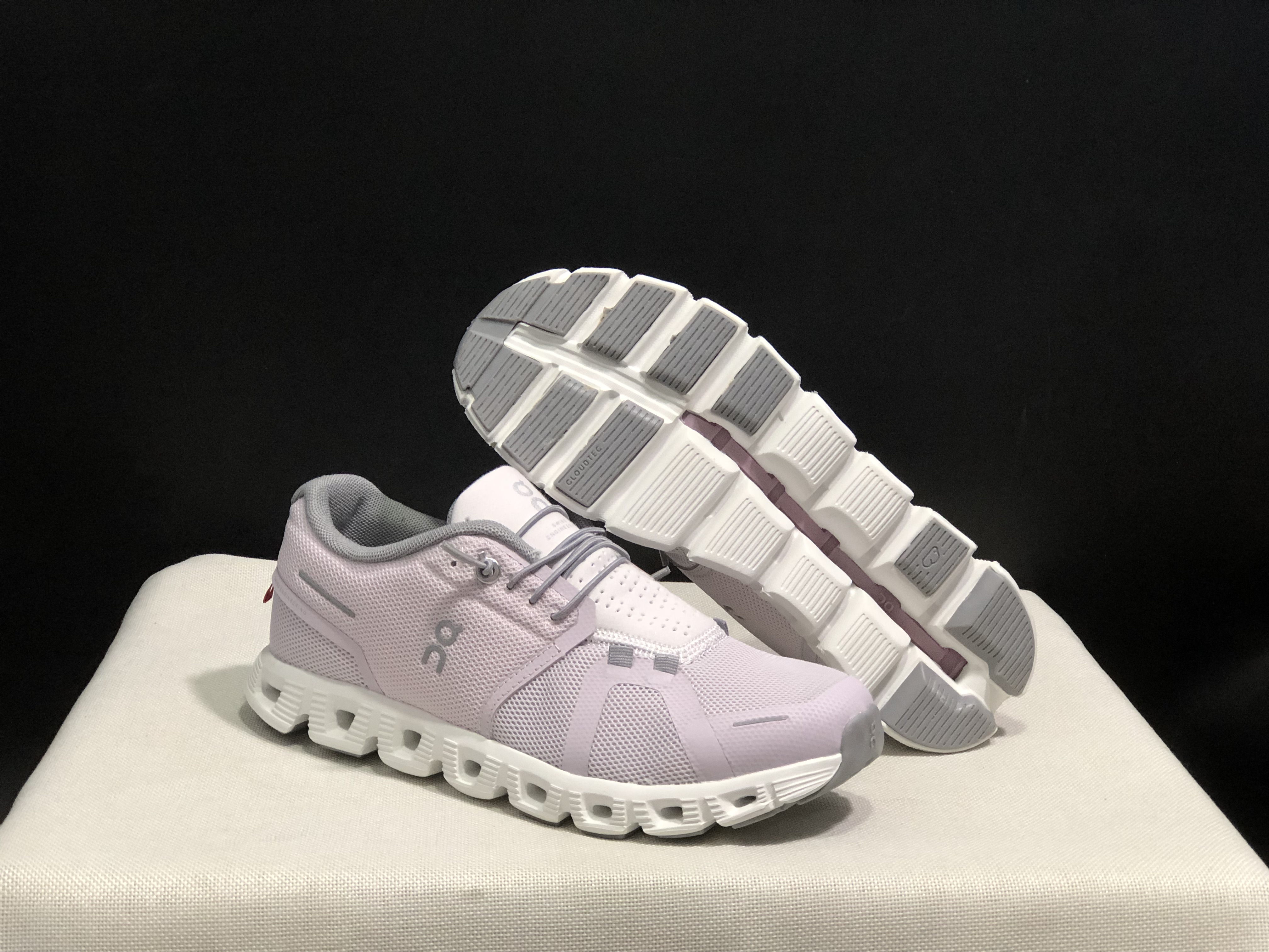 On Running Cloud 5 Lightweight Running Shoes Light Purple