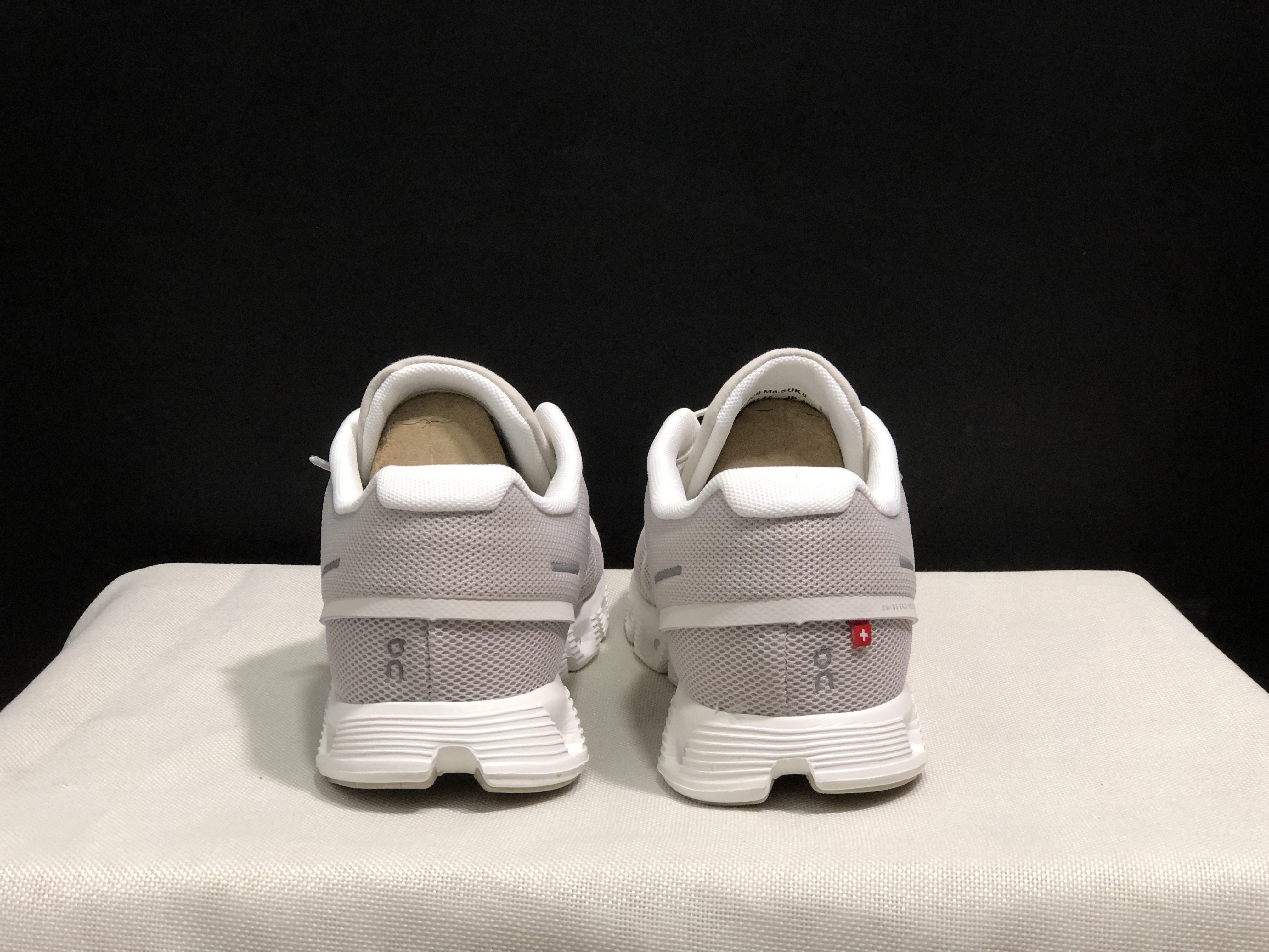 On Running Cloud 5 Lightweight Running Shoes Light Khaki