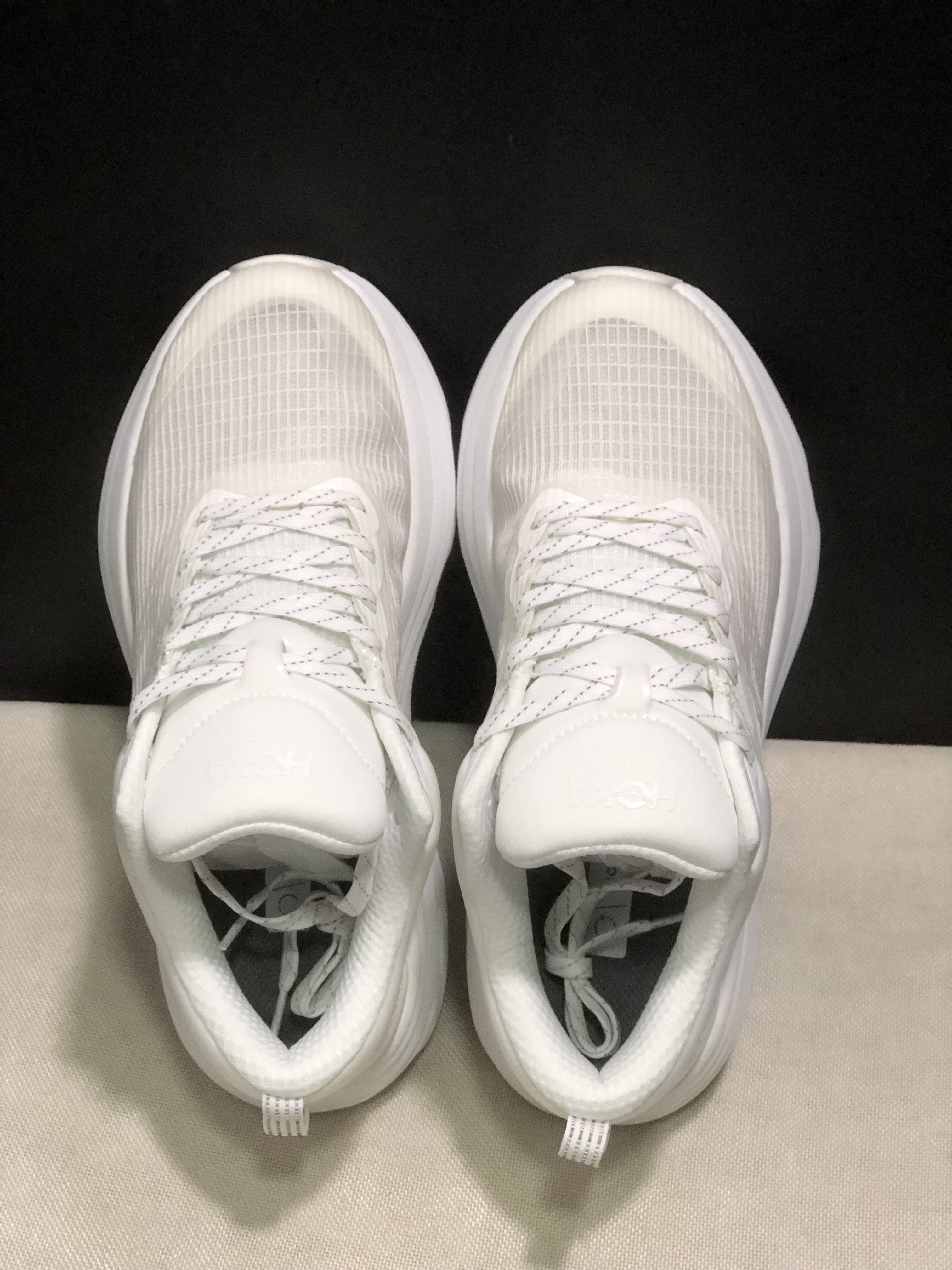 Hoka One One Bondi 8 Breathable Low-top Running Shoes White