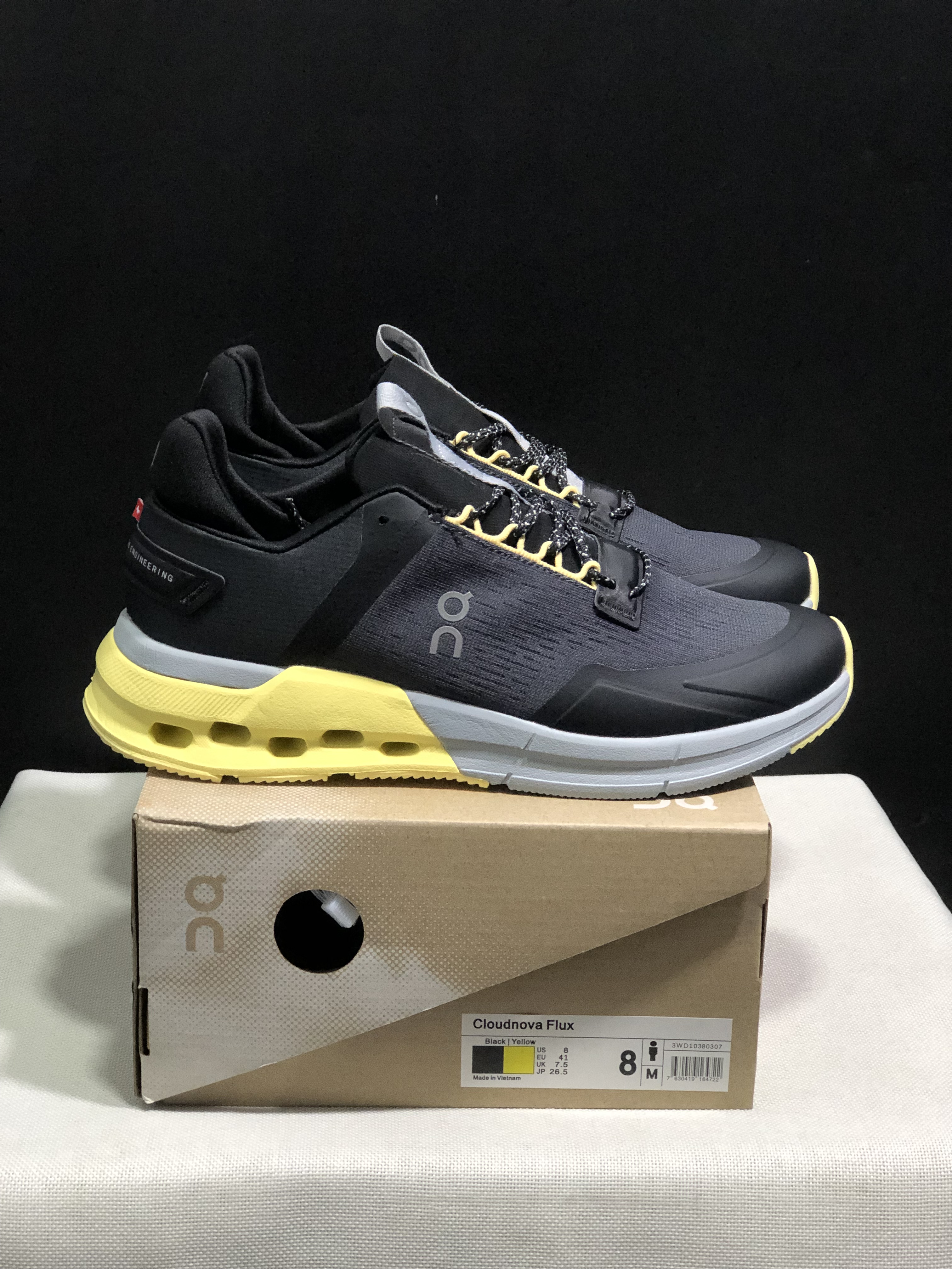 On Running Cloudnova Flux Comfortable Running Shoes Black/Yellow