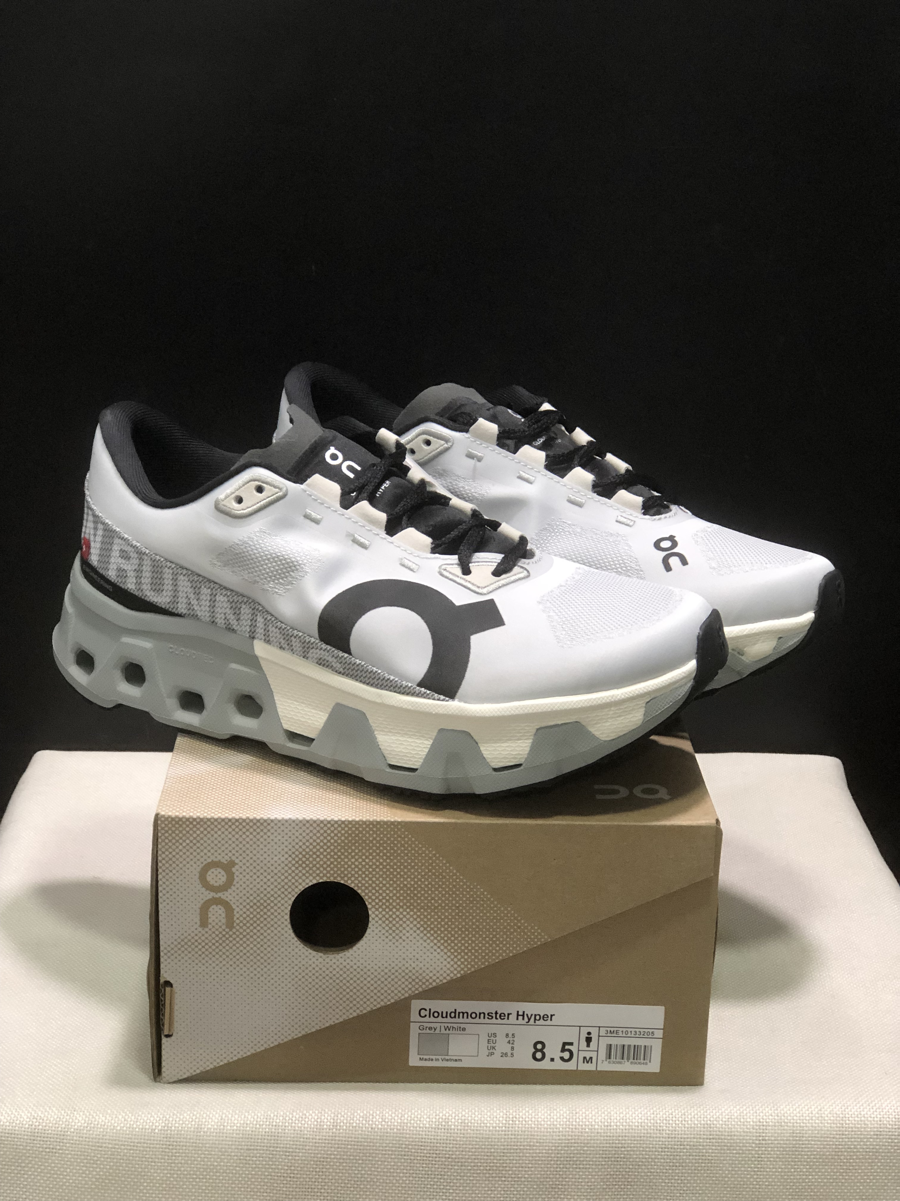 On Running Cloudmonster Hyper Running Shoes Light Grey/Black