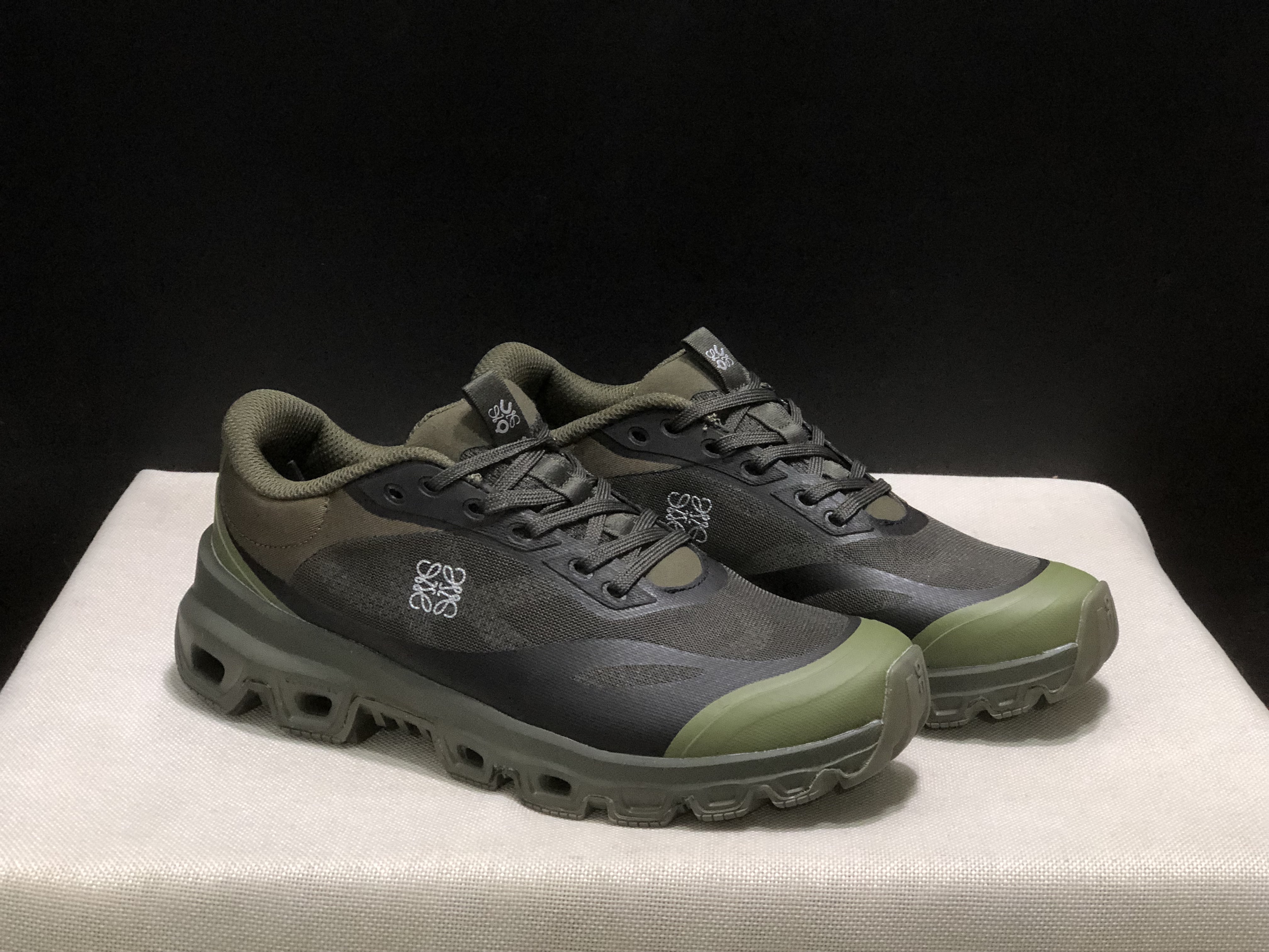 LOEWE x On Running Cloudventure 2.0 Running Shoes Co-Signed Edition Military Green/Black