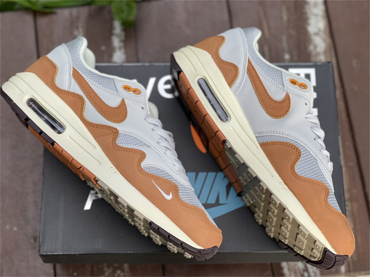 Nike Air Max 1 Patta Waves Monarch Brick Orange Pure Platinum Sneakers