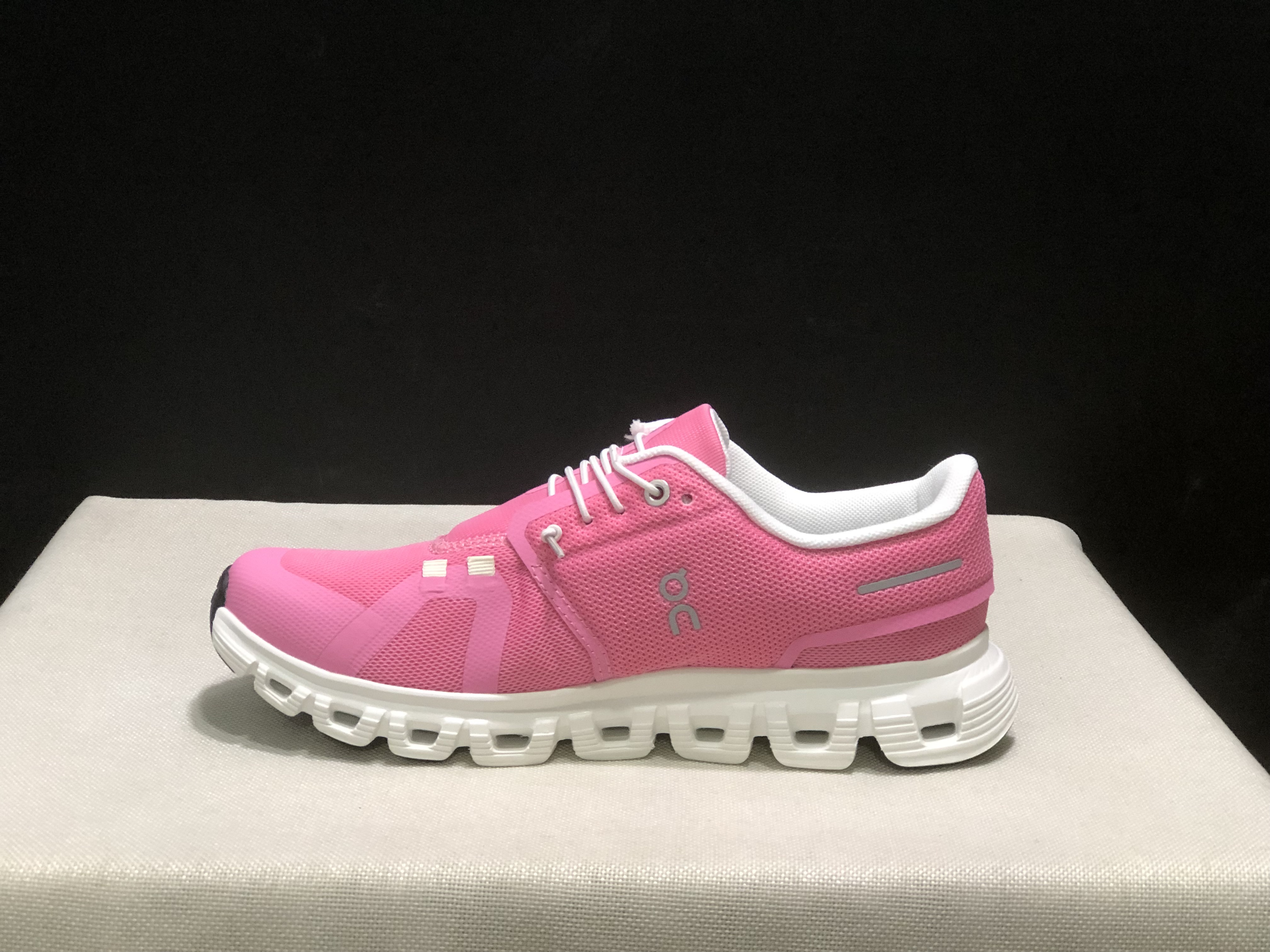 On Running Cloud 6 Casual Sneakers Rose Red/White
