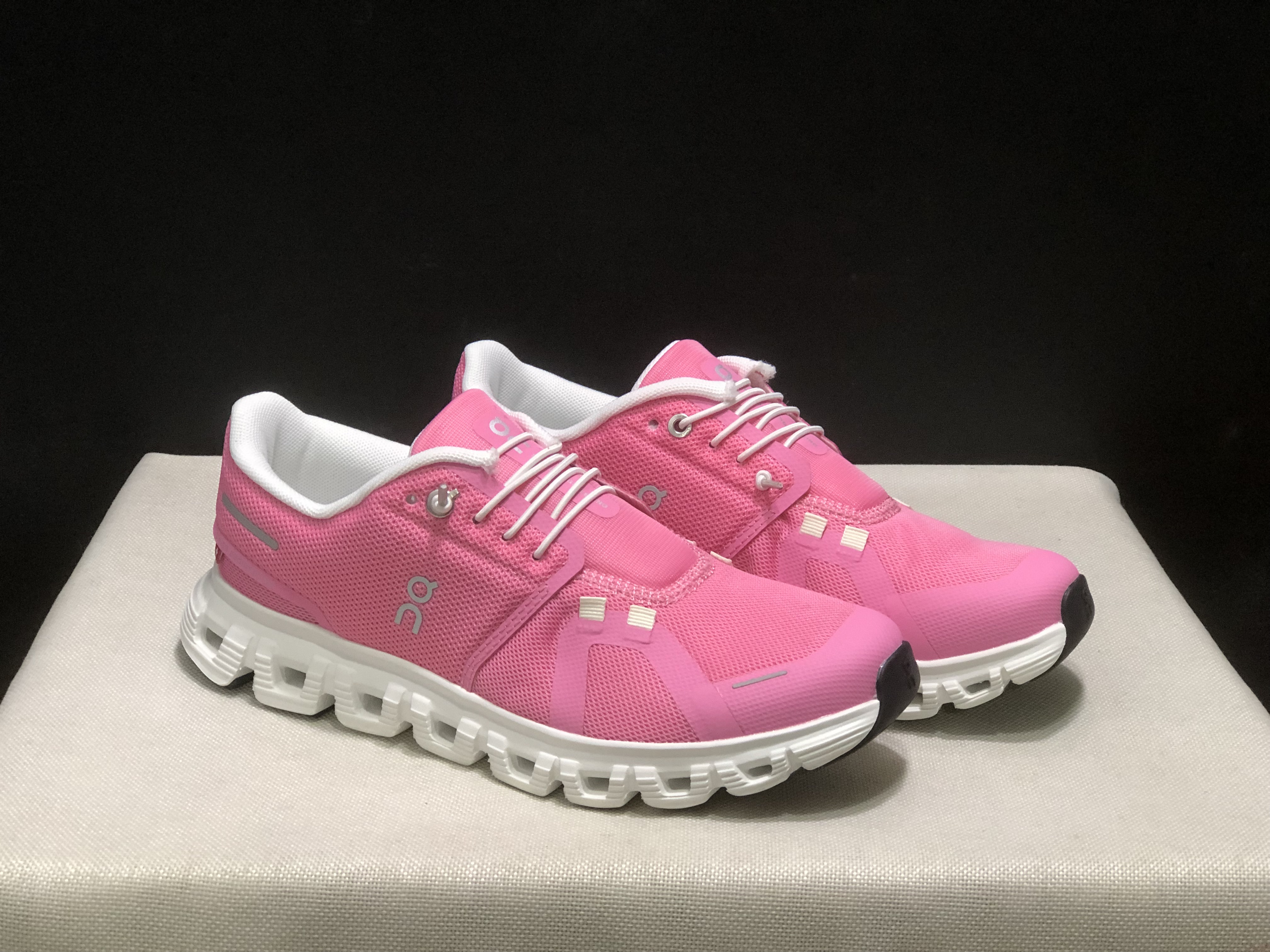 On Running Cloud 6 Casual Sneakers Rose Red/White