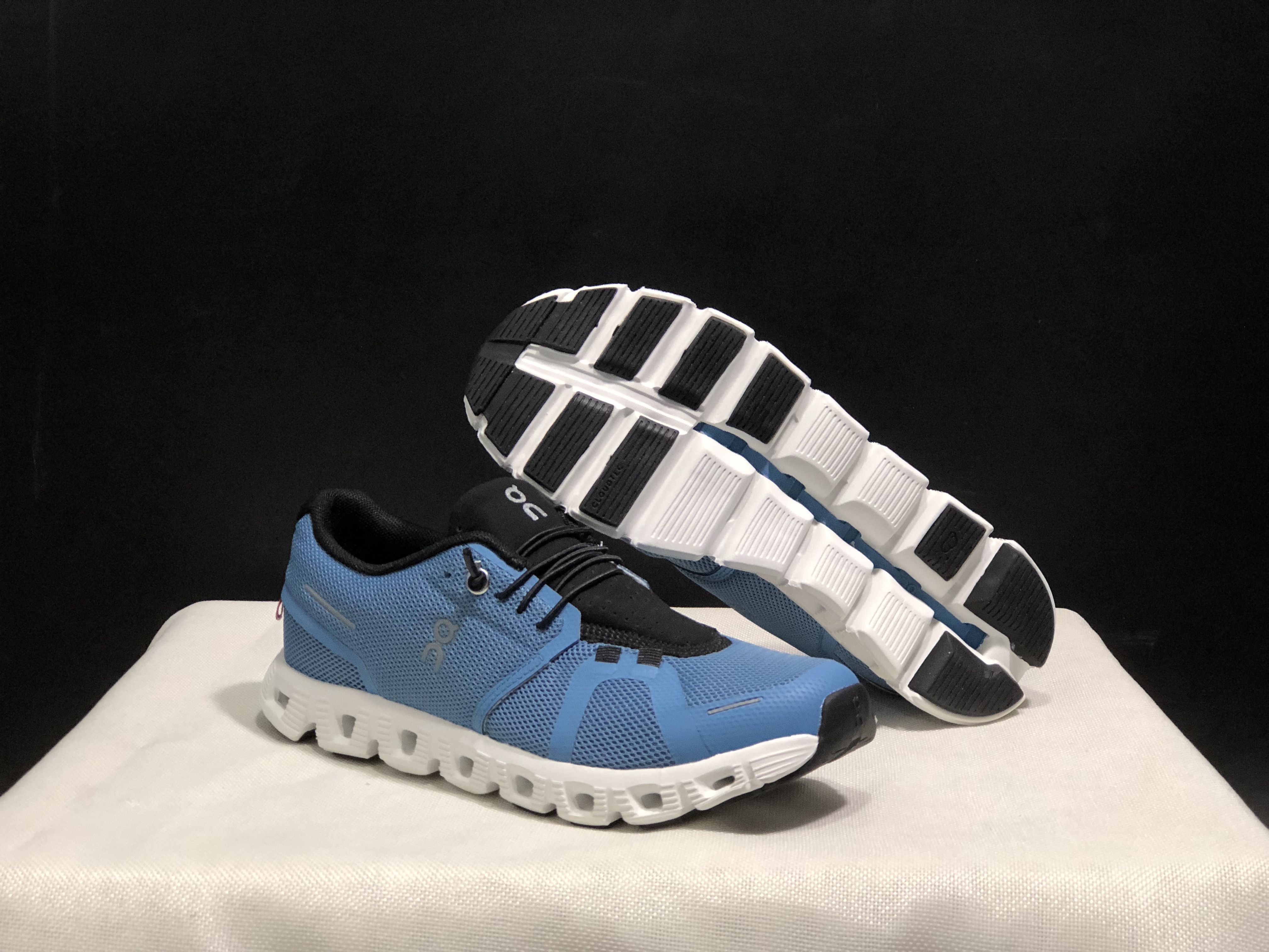 On Running Cloud 5 Lightweight Running Shoes Midnight Blue/Black