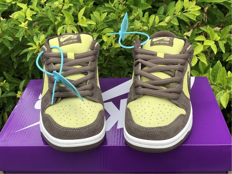 Nike SB Dunk Low Matcha Brown Sneakers