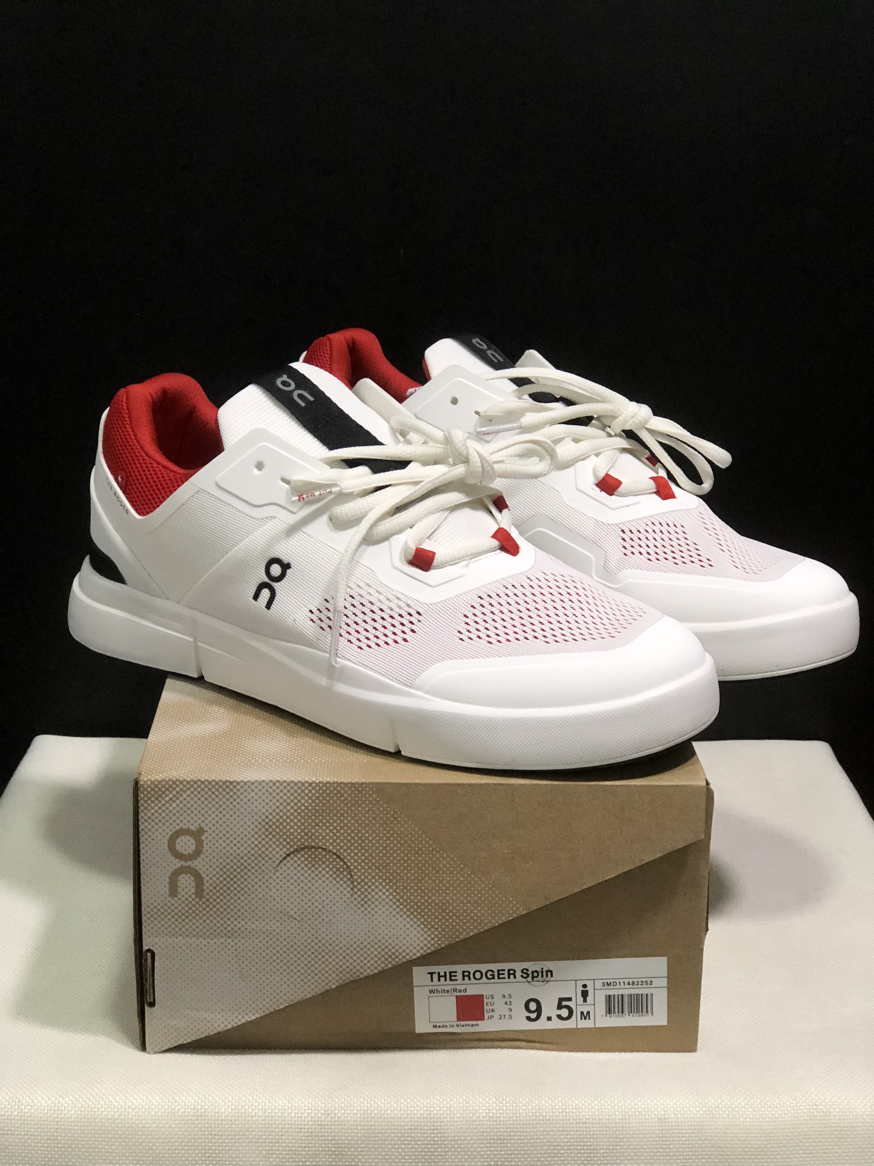 On Running The Roger Spin Breathable Mesh Sneakers White/Red