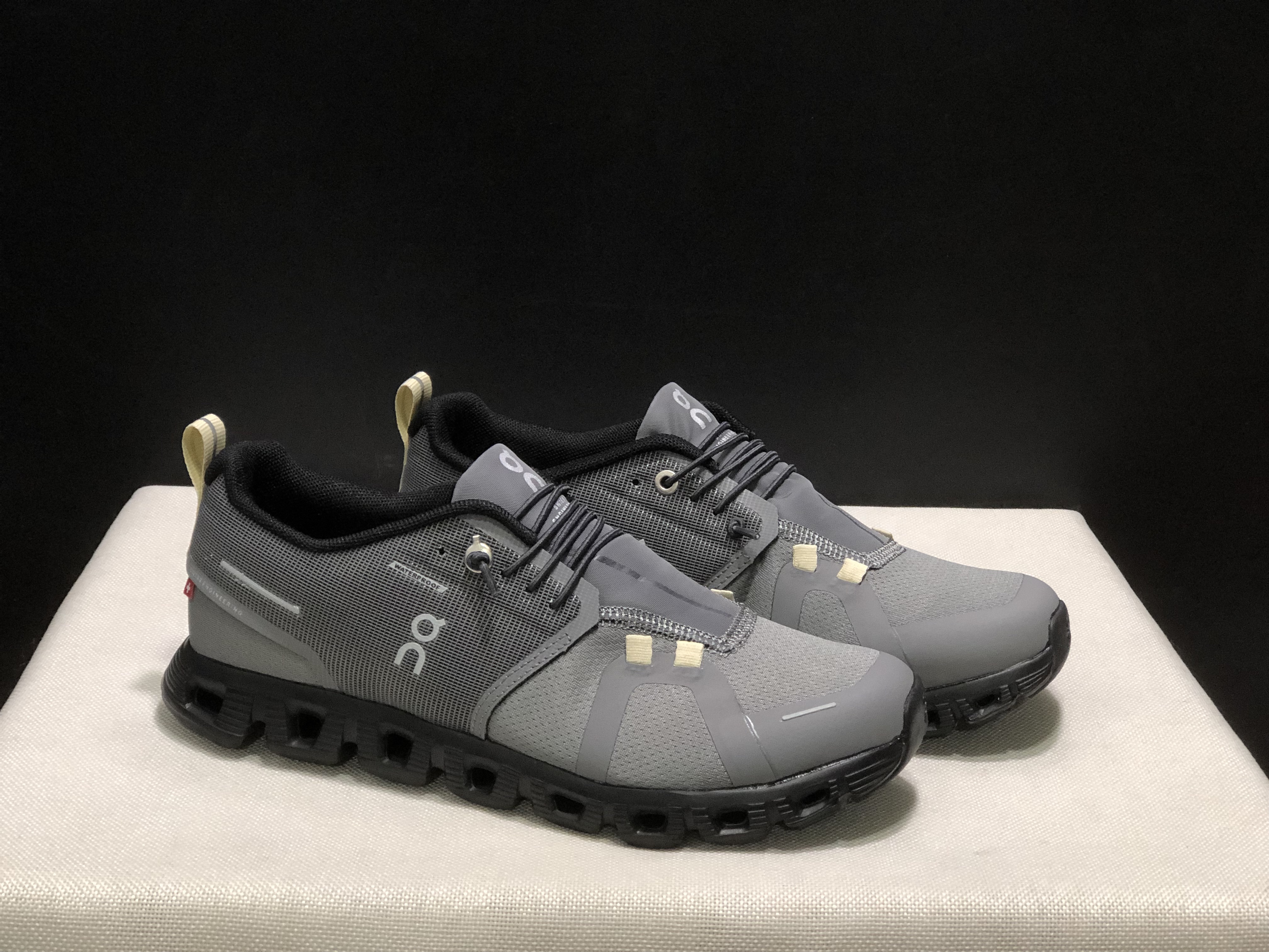 On Running Cloud 5 Lightweight Running Shoes Wolf Grey/Black