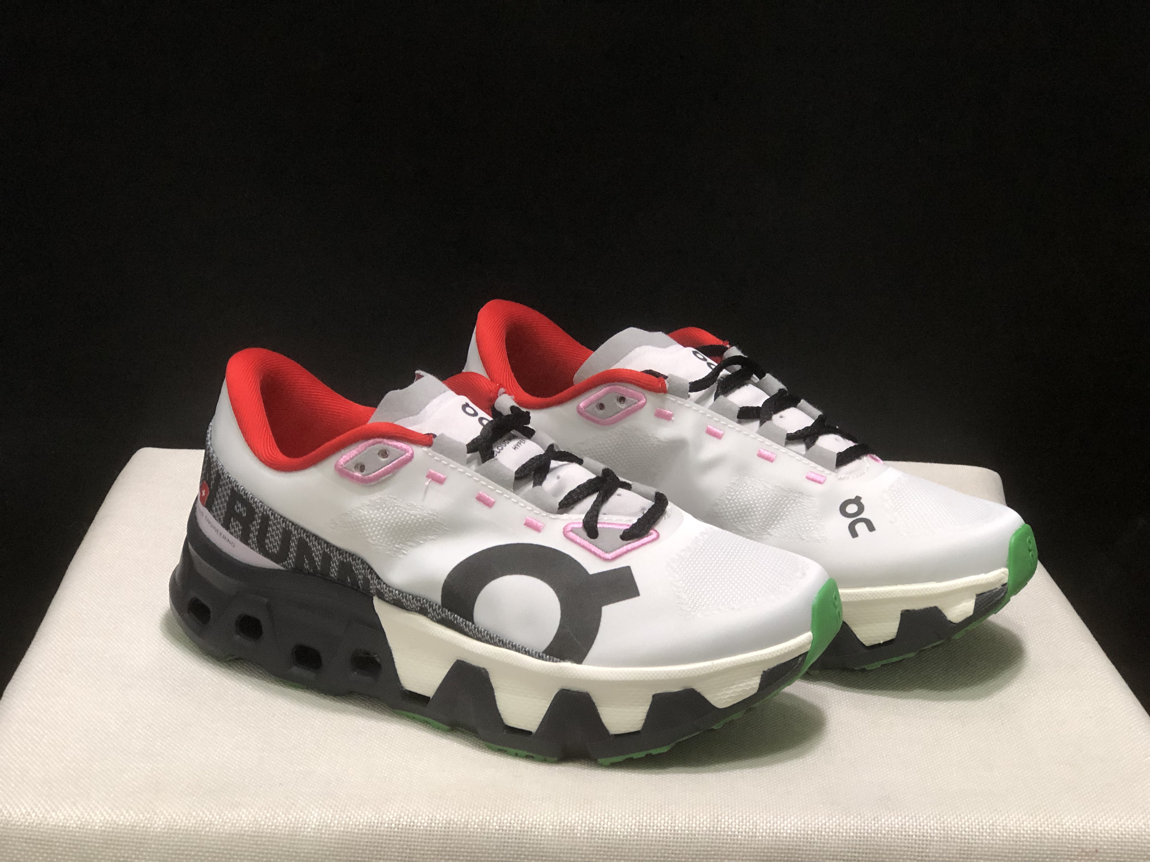 On Running Cloudmonster Hyper Running Shoes White/Black