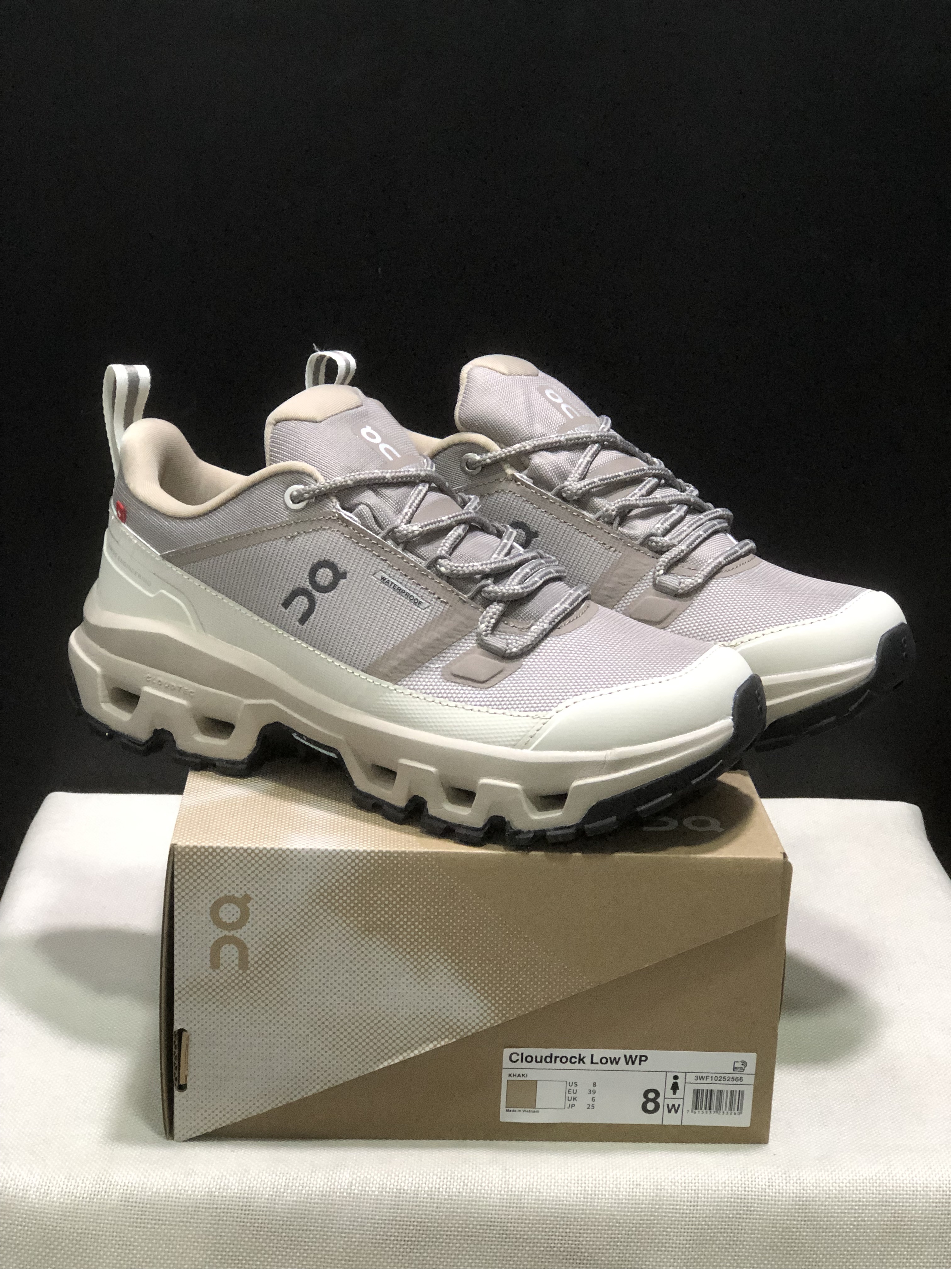 On Running Cloudrock Low WP Hiking Outdoor Shoes Khaki