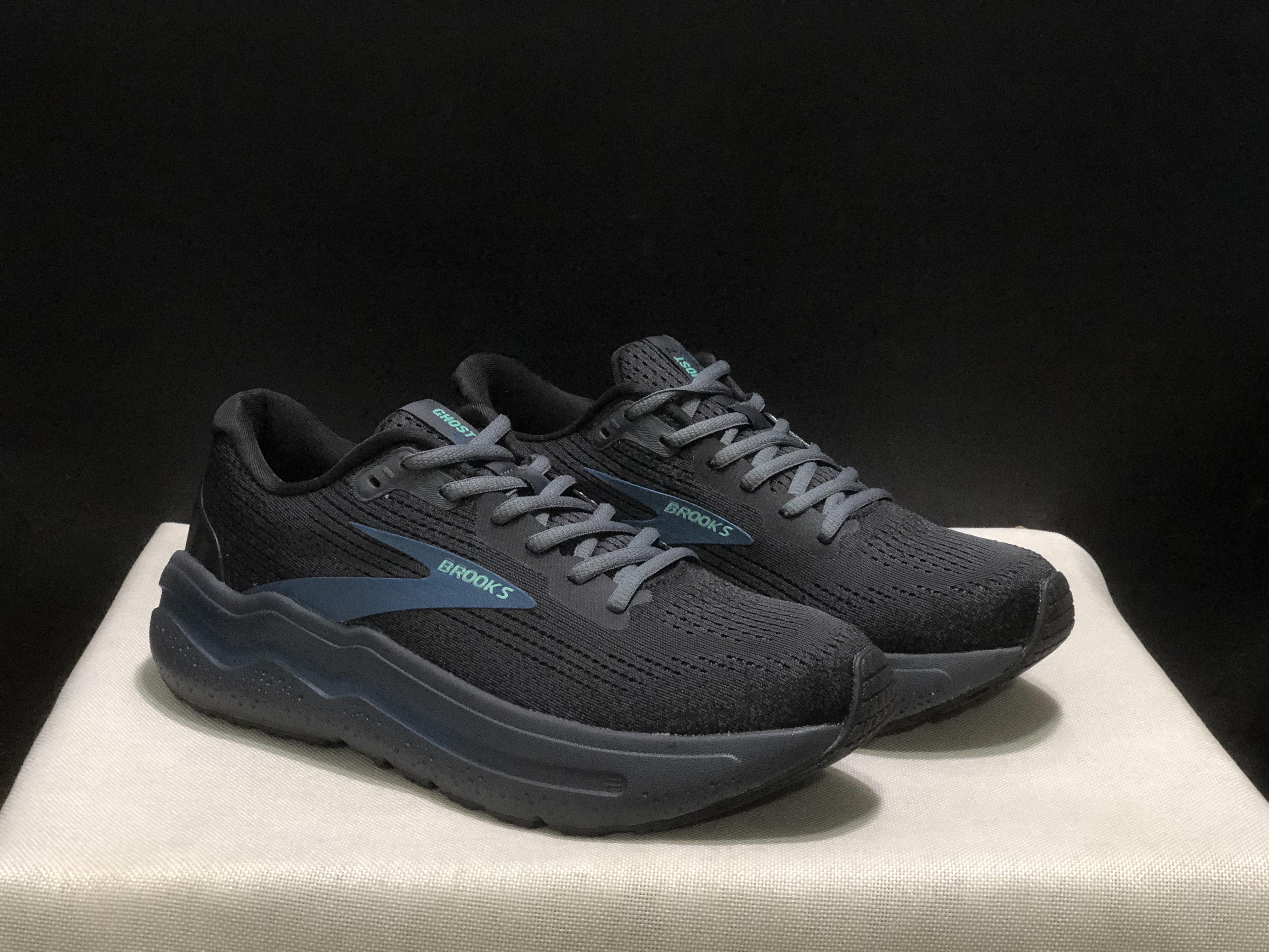 Brooks Ghost Max 2 Breathable Low-top Running Shoes Ebony Black