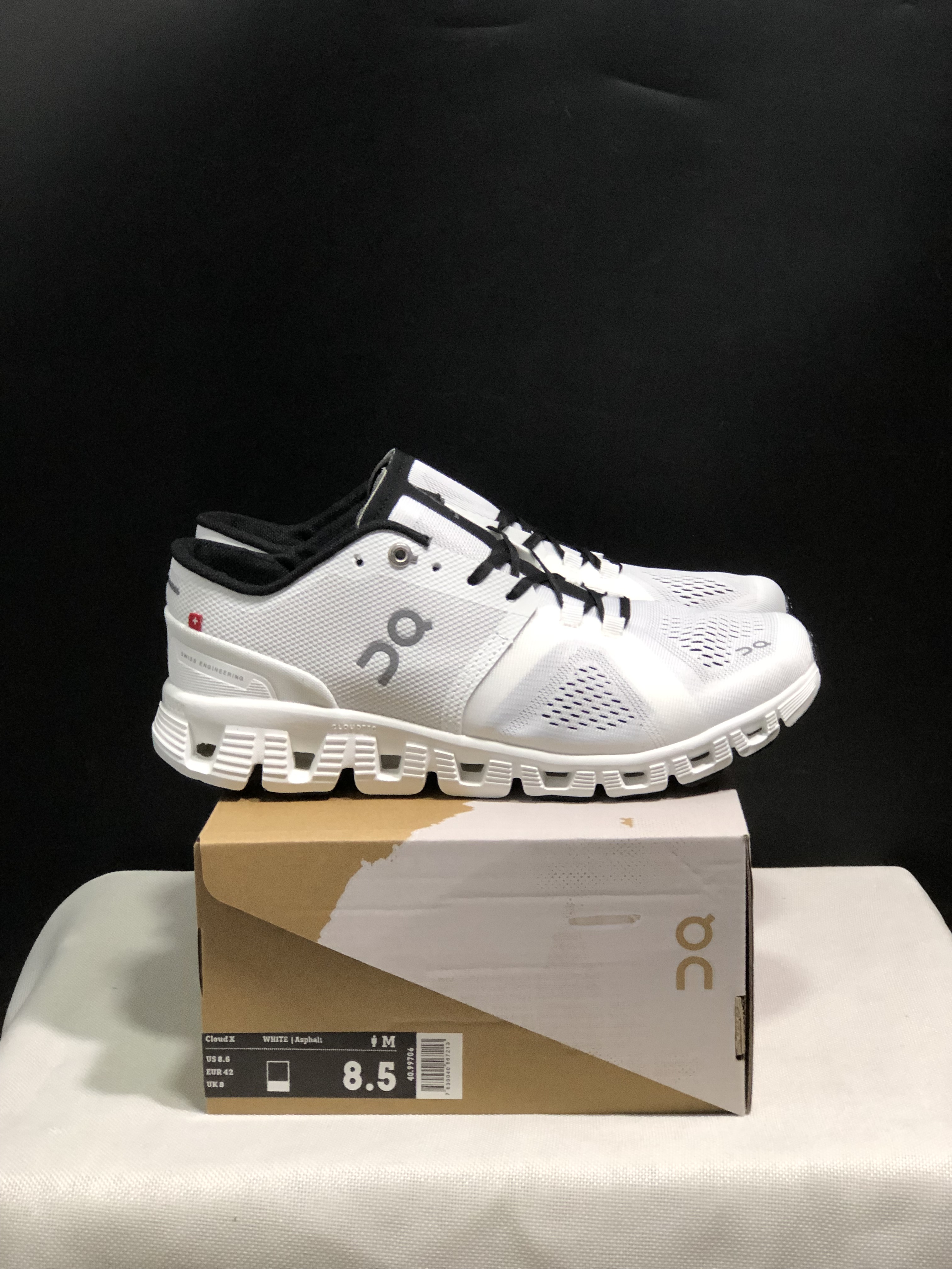 On Running Cloud X Lightweight Running Shoes White/Asphalt