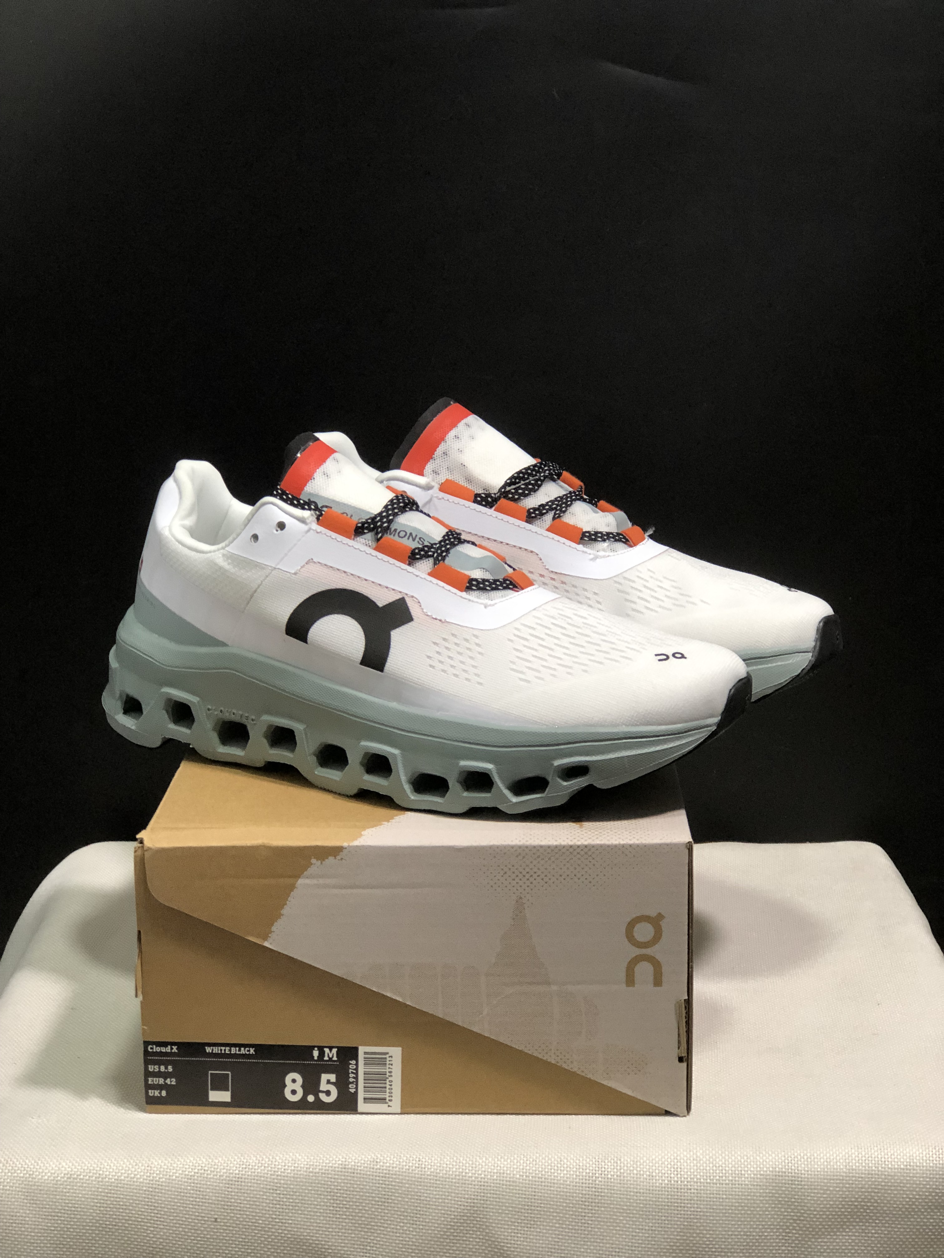 On Running Cloudmonster Anti-Slip Running Shoes Frost/Surf