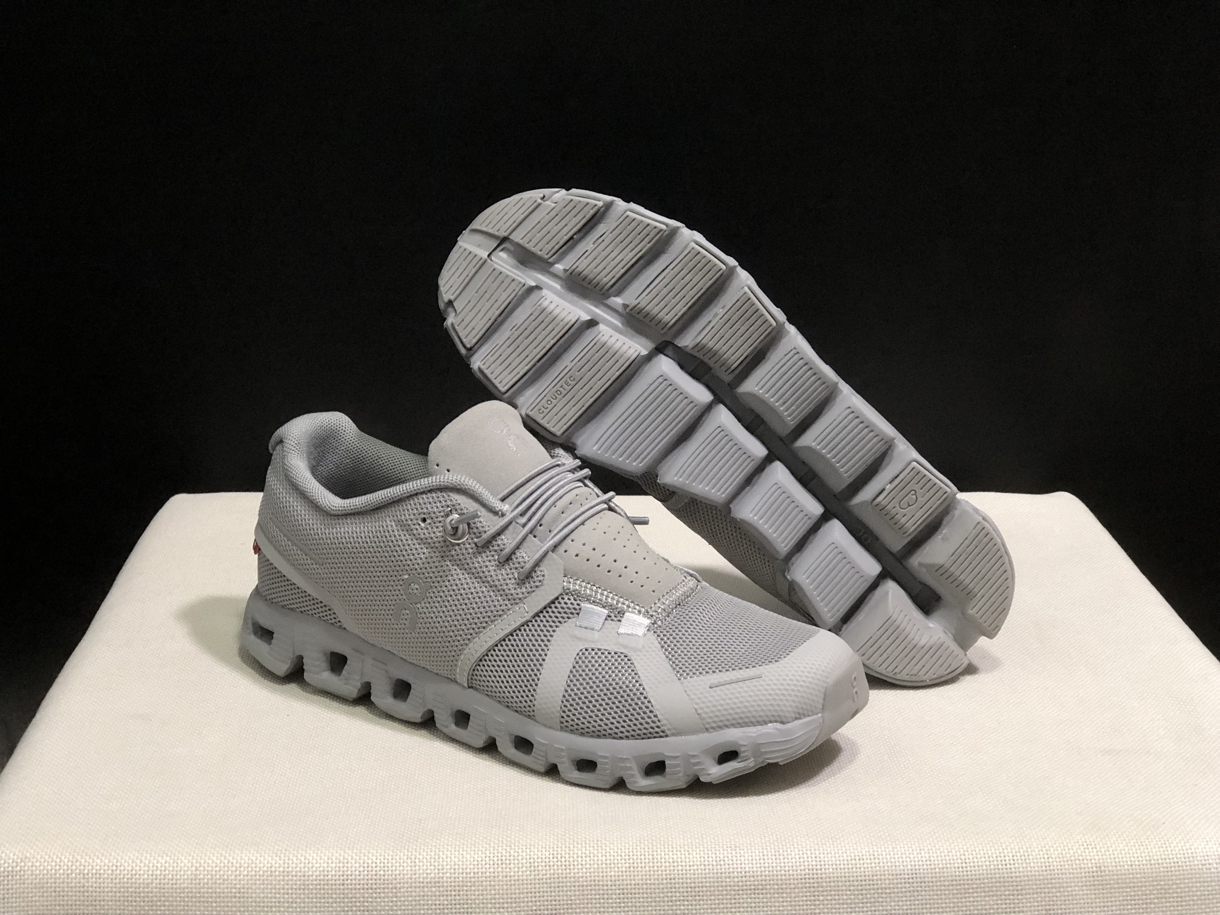 On Running Cloud 5 Lightweight Running Shoes Foggy Ash