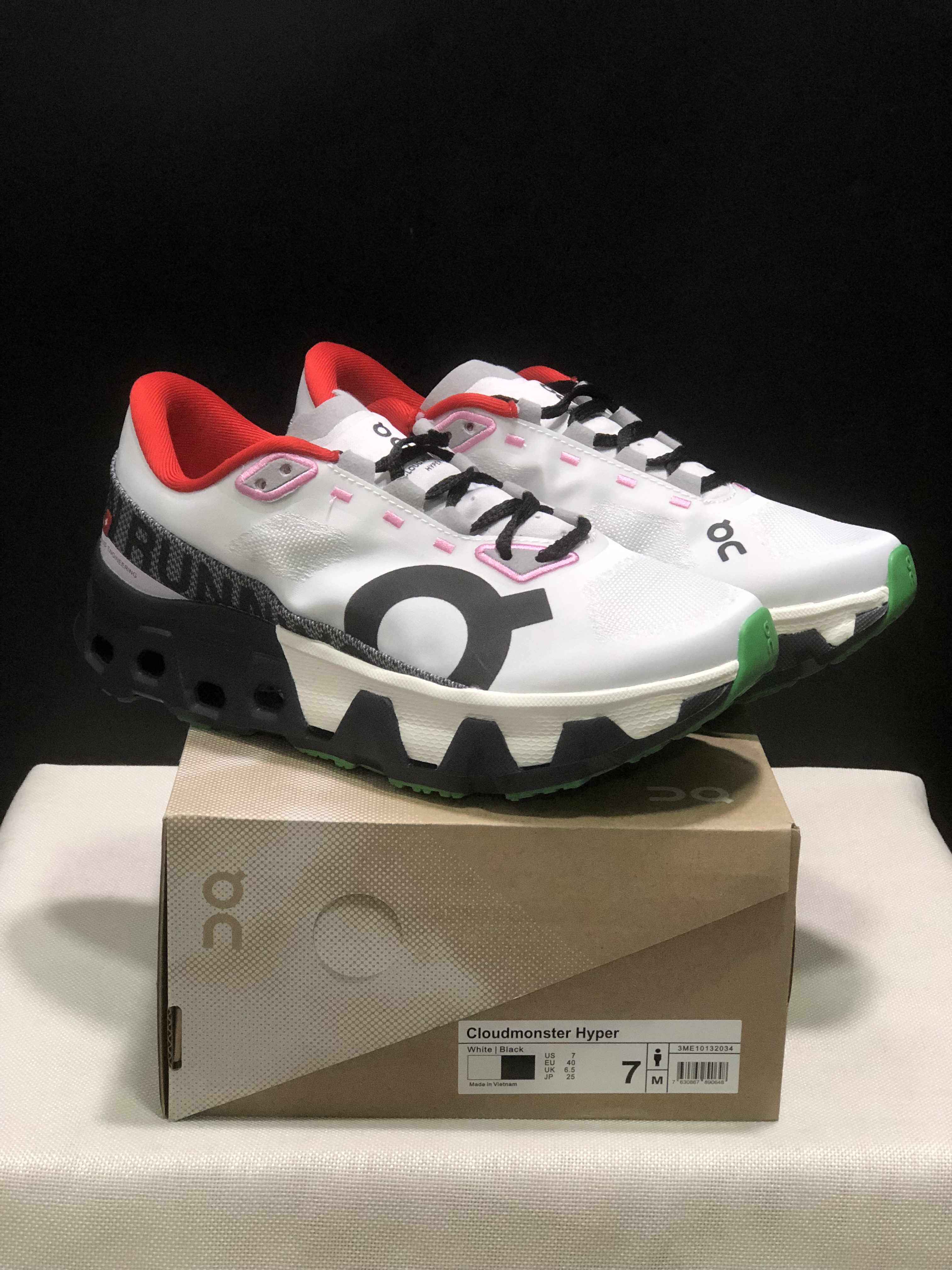 On Running Cloudmonster Hyper Running Shoes White/Black