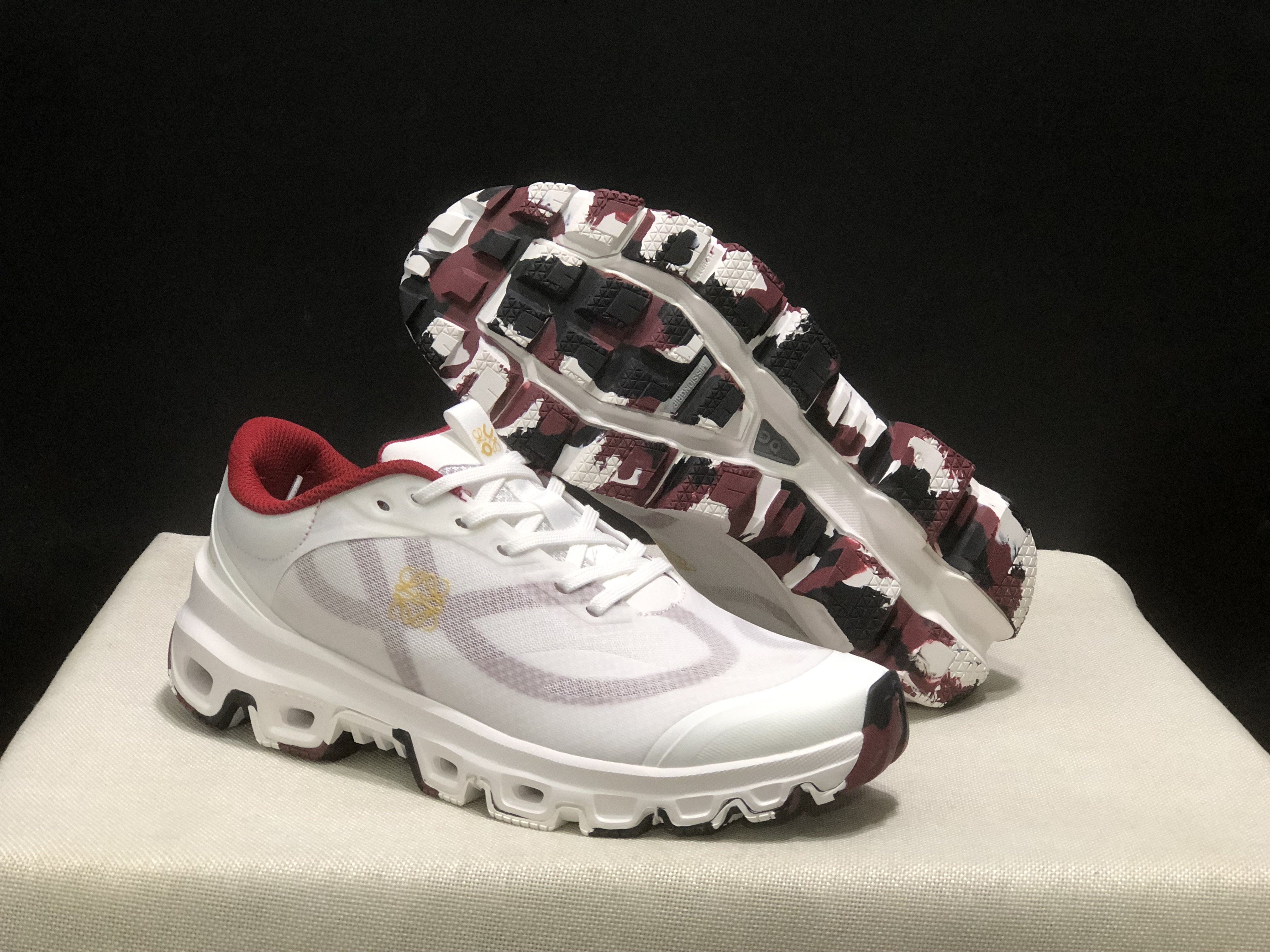 LOEWE x On Running Cloudventure 2.0 Running Shoes Co-Signed Edition White/Red