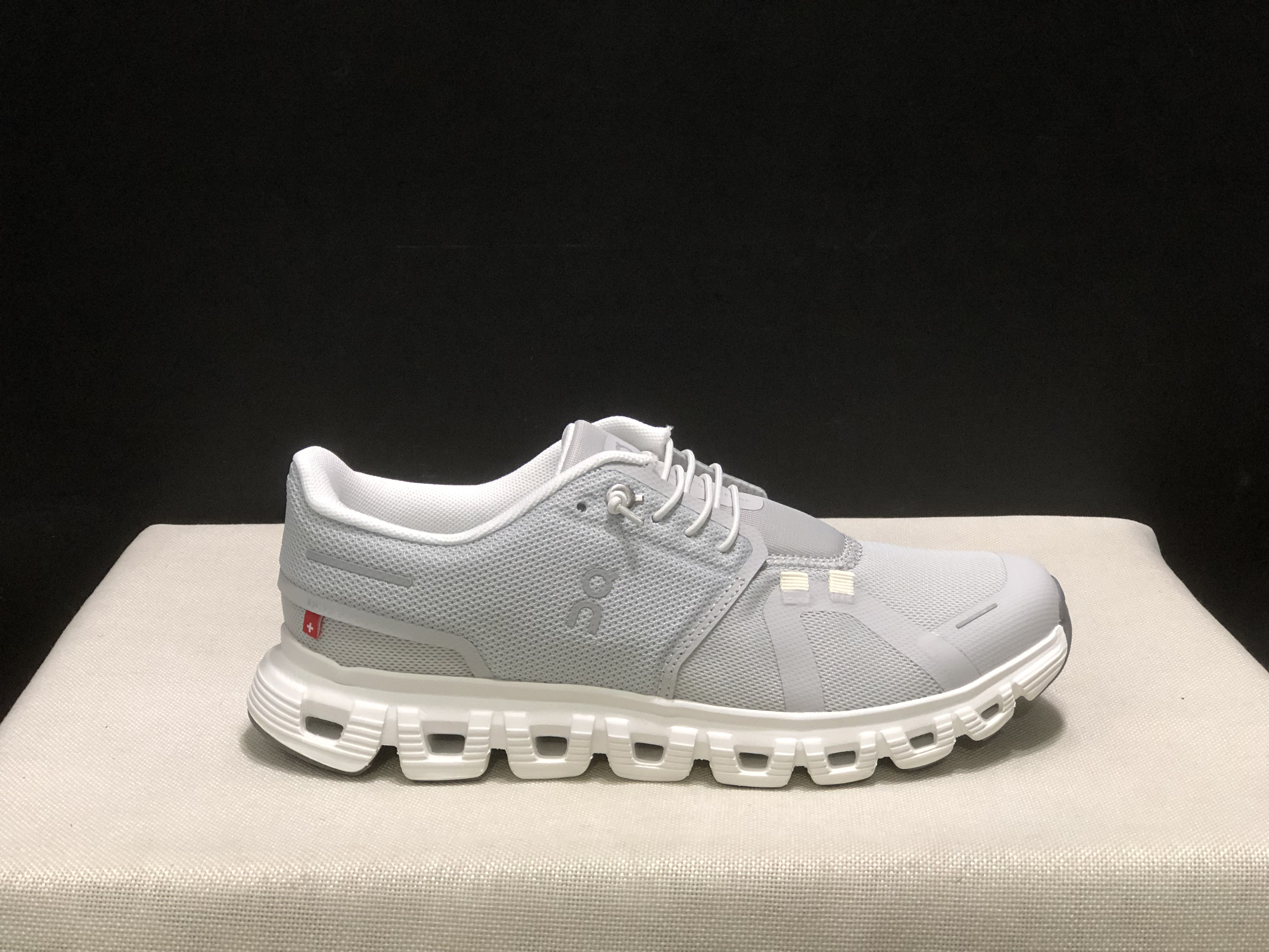 On Running Cloud 6 Casual Life Shoes Light Grey