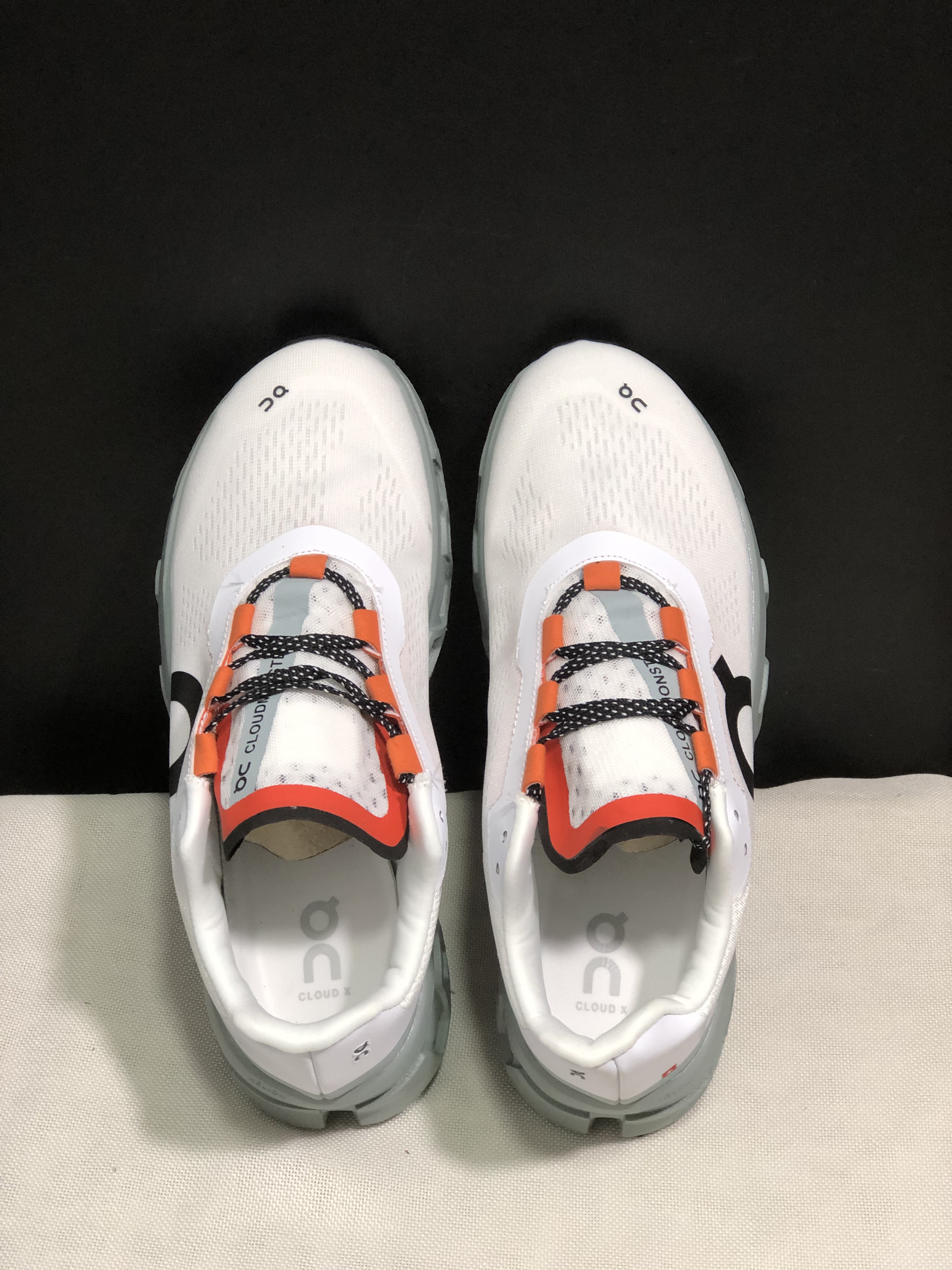 On Running Cloudmonster Anti-Slip Running Shoes Frost/Surf