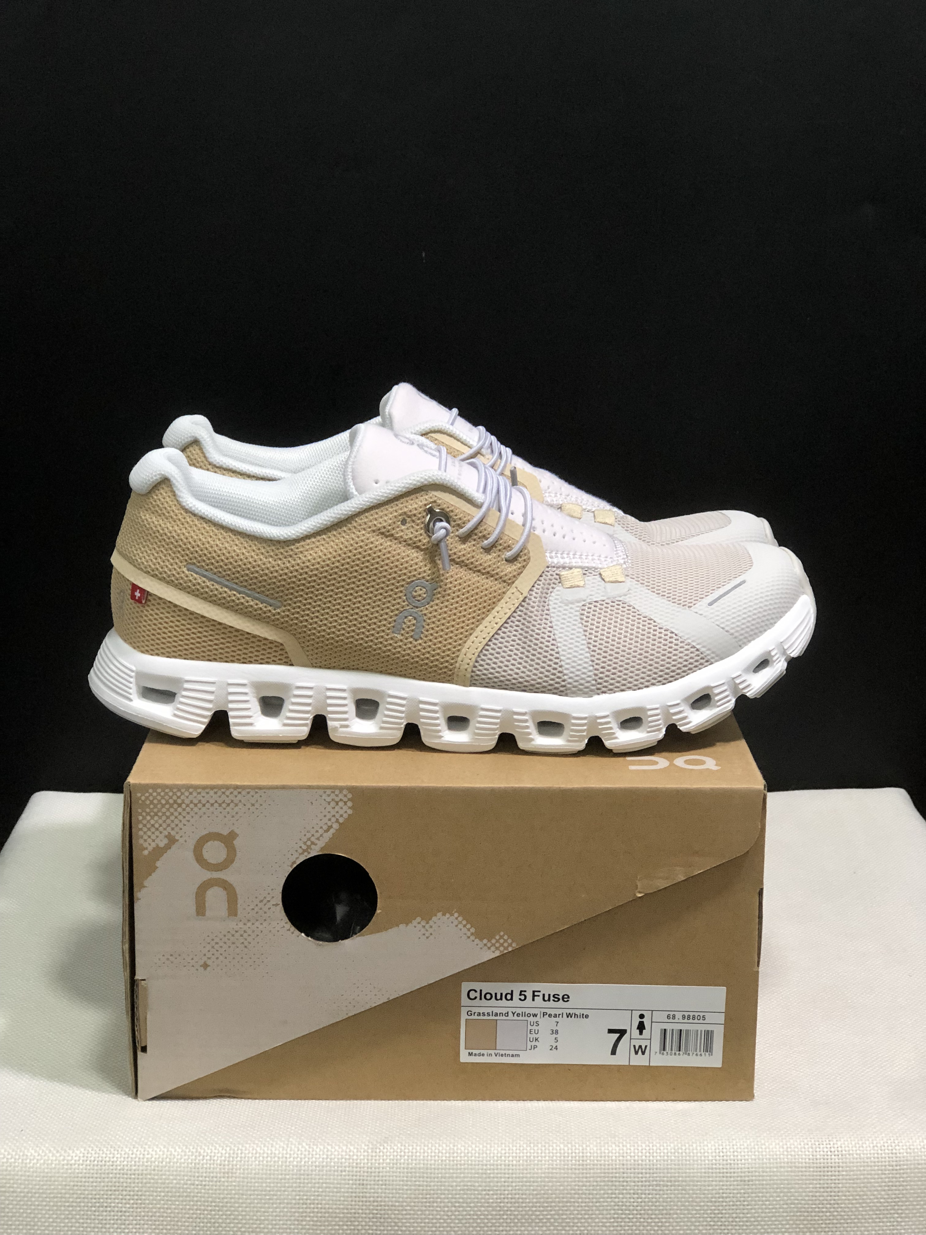 On Running Cloud 5 Lightweight Running Shoes Grassland Yellow/Pearl White