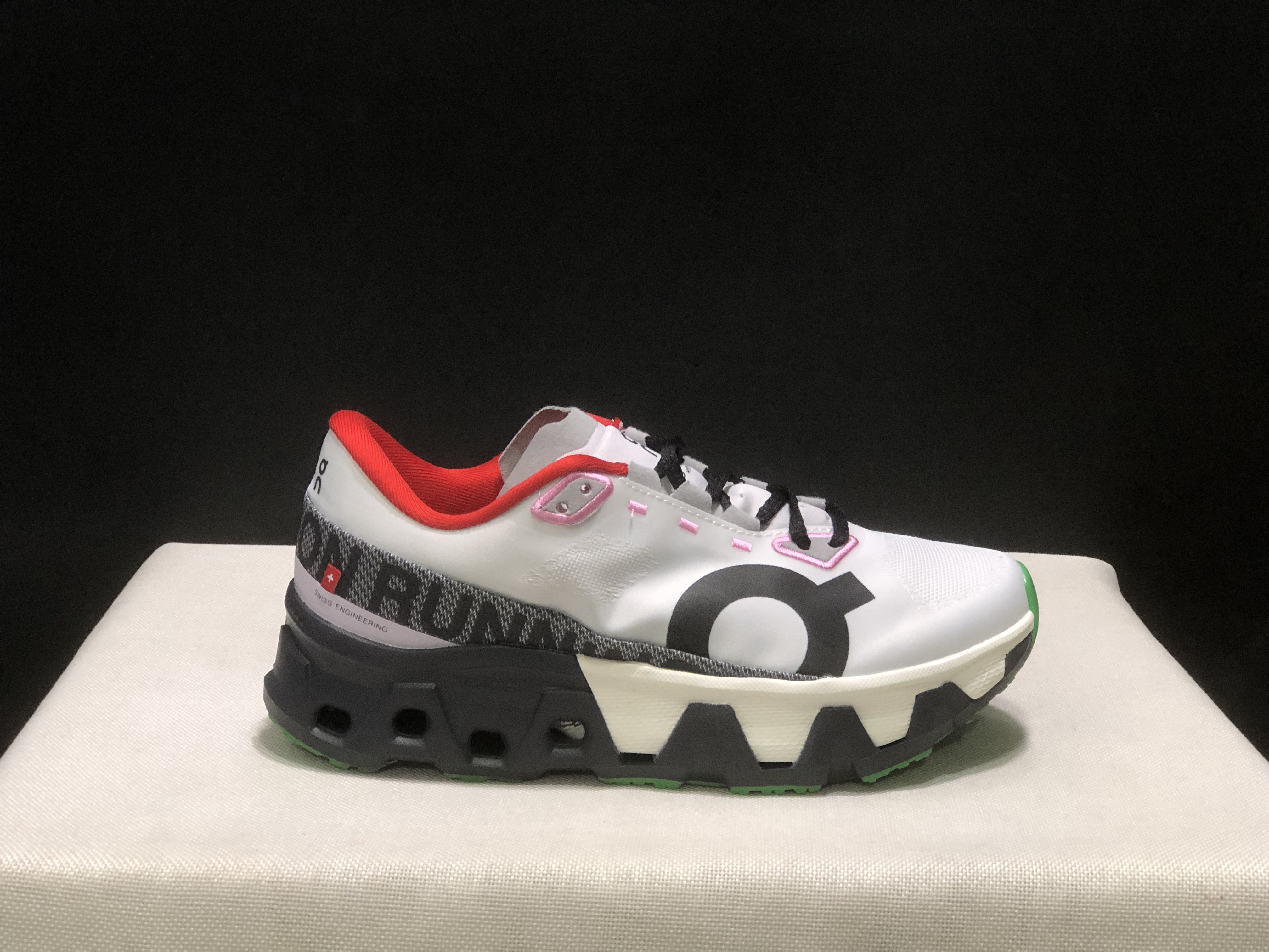 On Running Cloudmonster Hyper Running Shoes White/Black