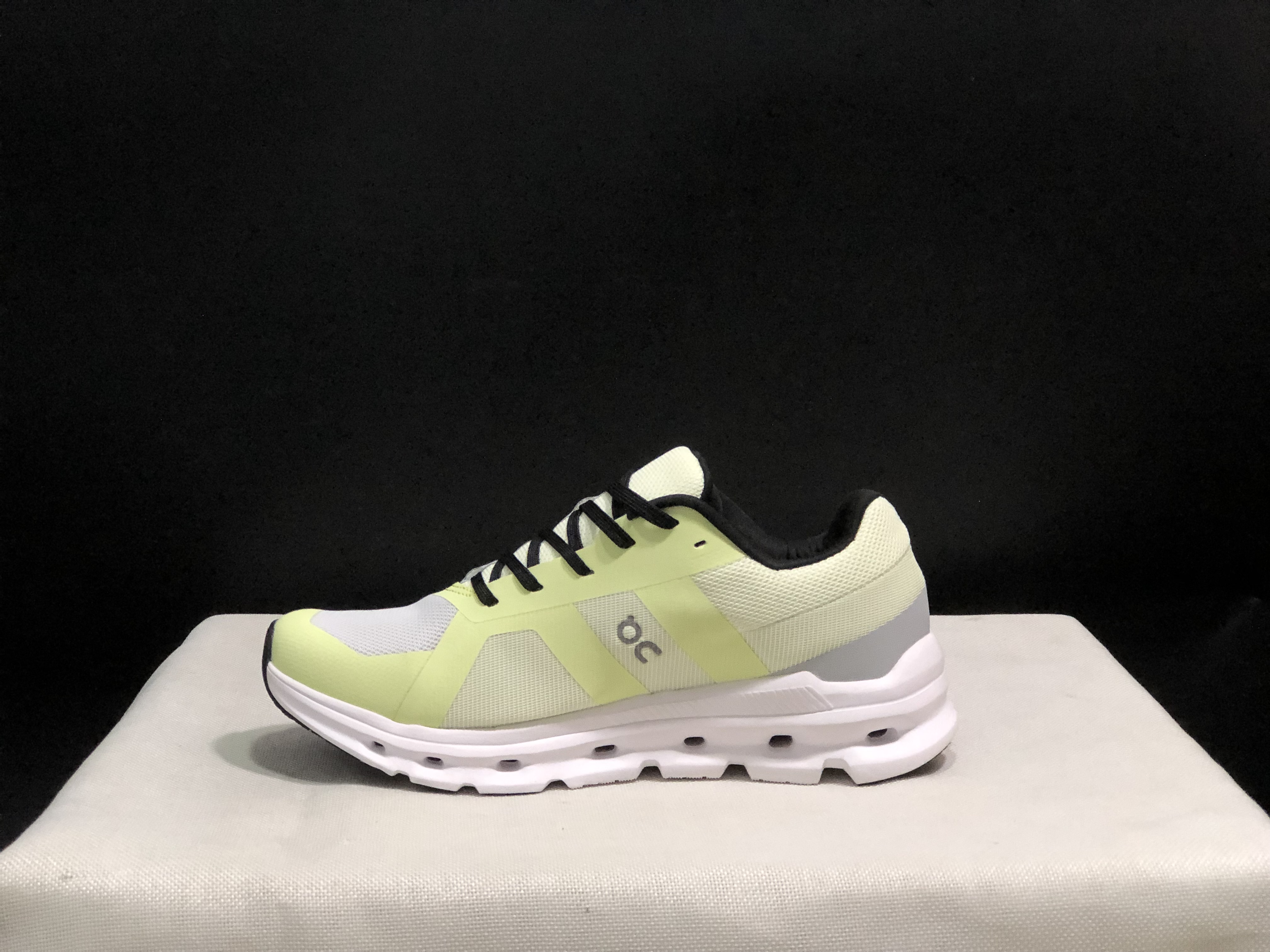 On Running Cloudrunner Anti-Slip Sports Running Shoes Light Grey/Seedling