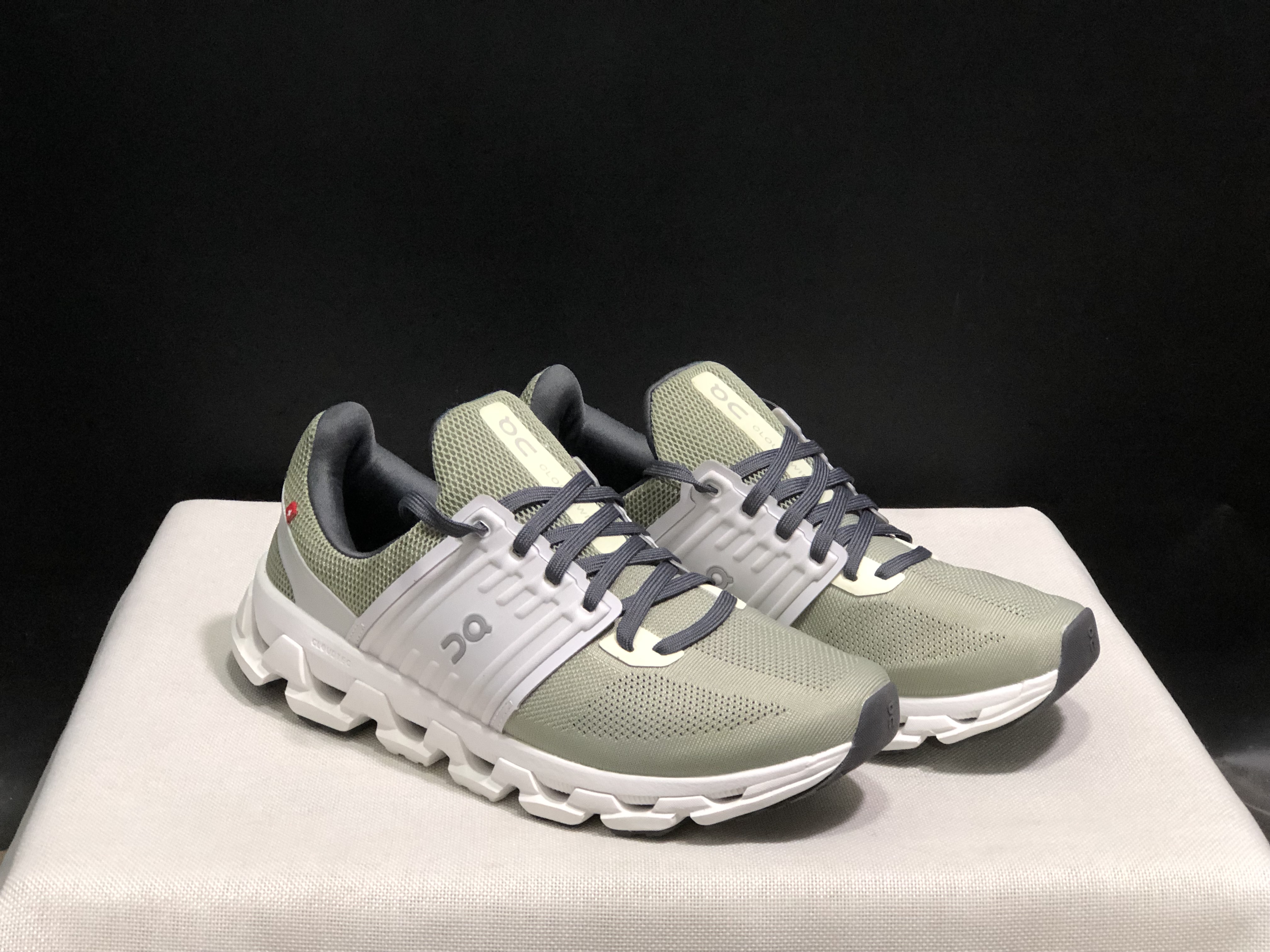 On Running Cloudswift 3 Trendy And Comfortable Running Shoes Leaf/Frost