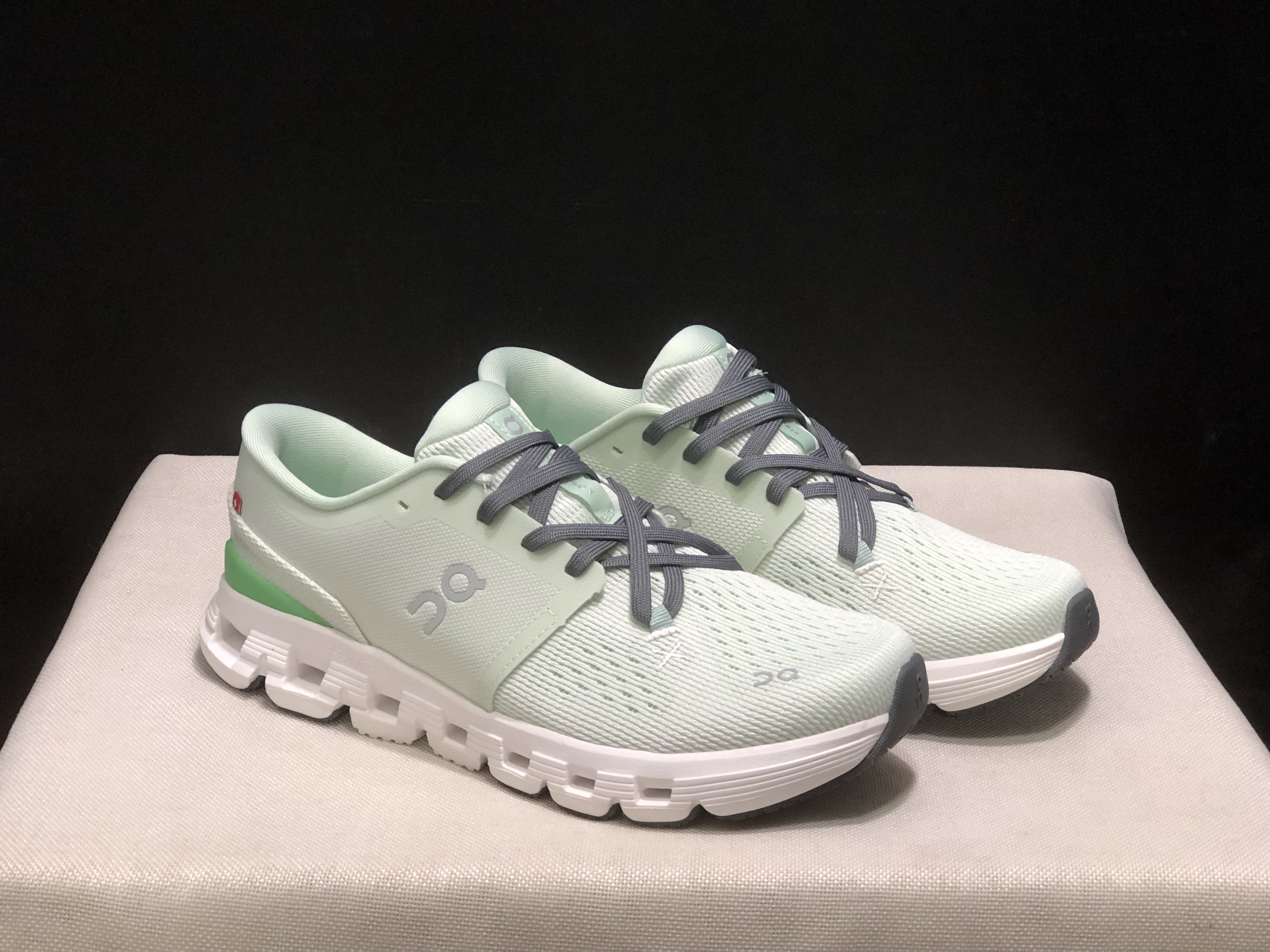 On Running Cloud X4 Comfortable Running Shoes Aloe/Honeydew