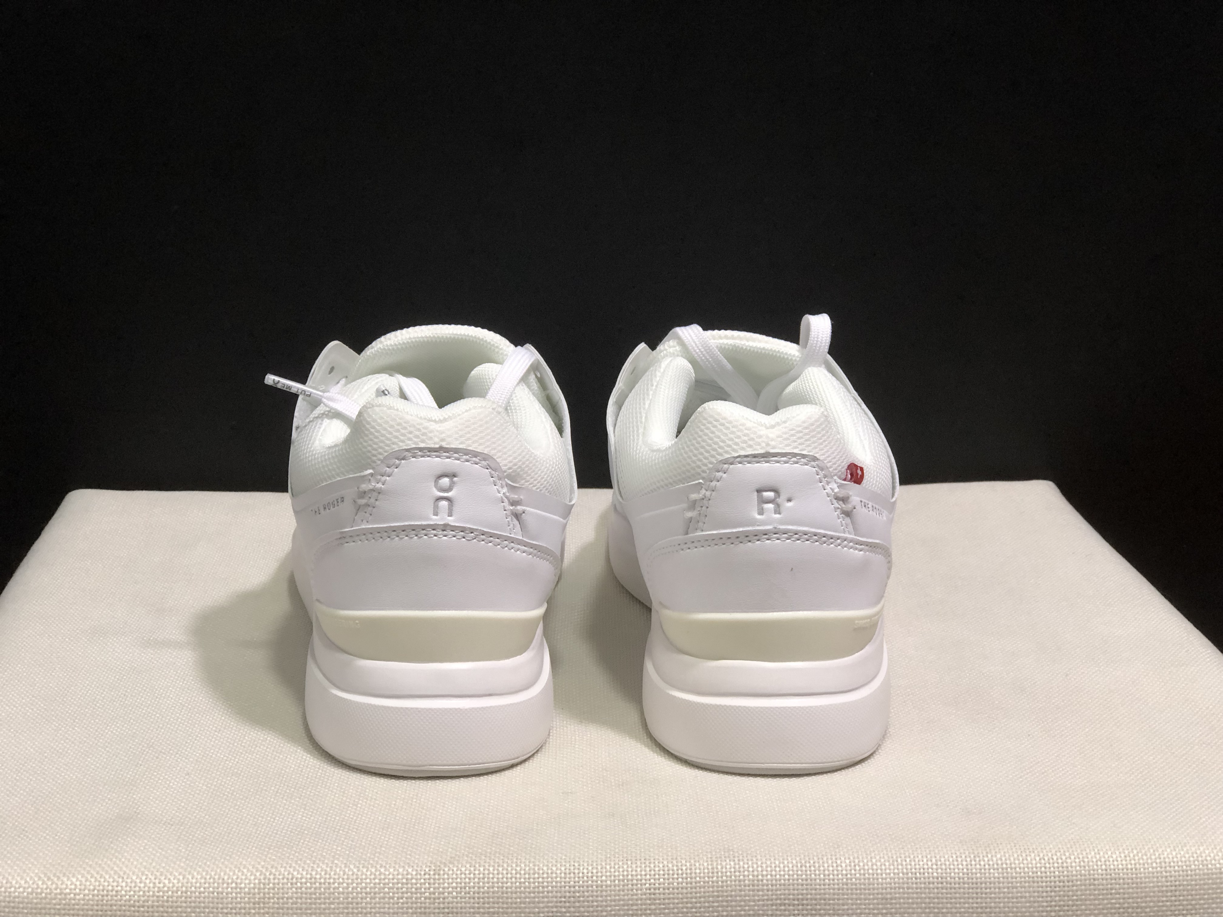 On Running The Roger Spin Board Shoes All White