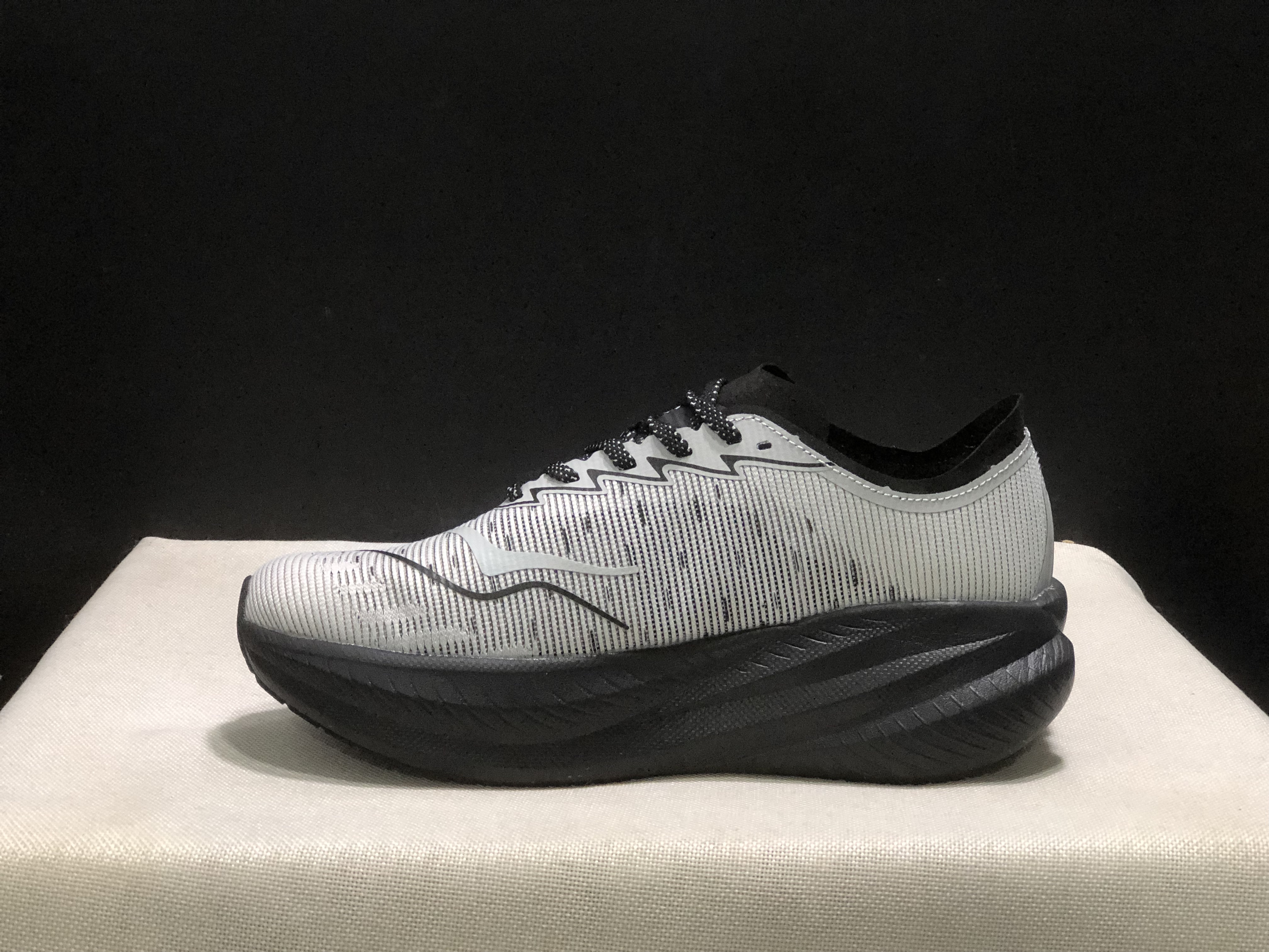 Hoka One One Mach X 2 Anti-slip Low-top Running Shoes Grey/Black