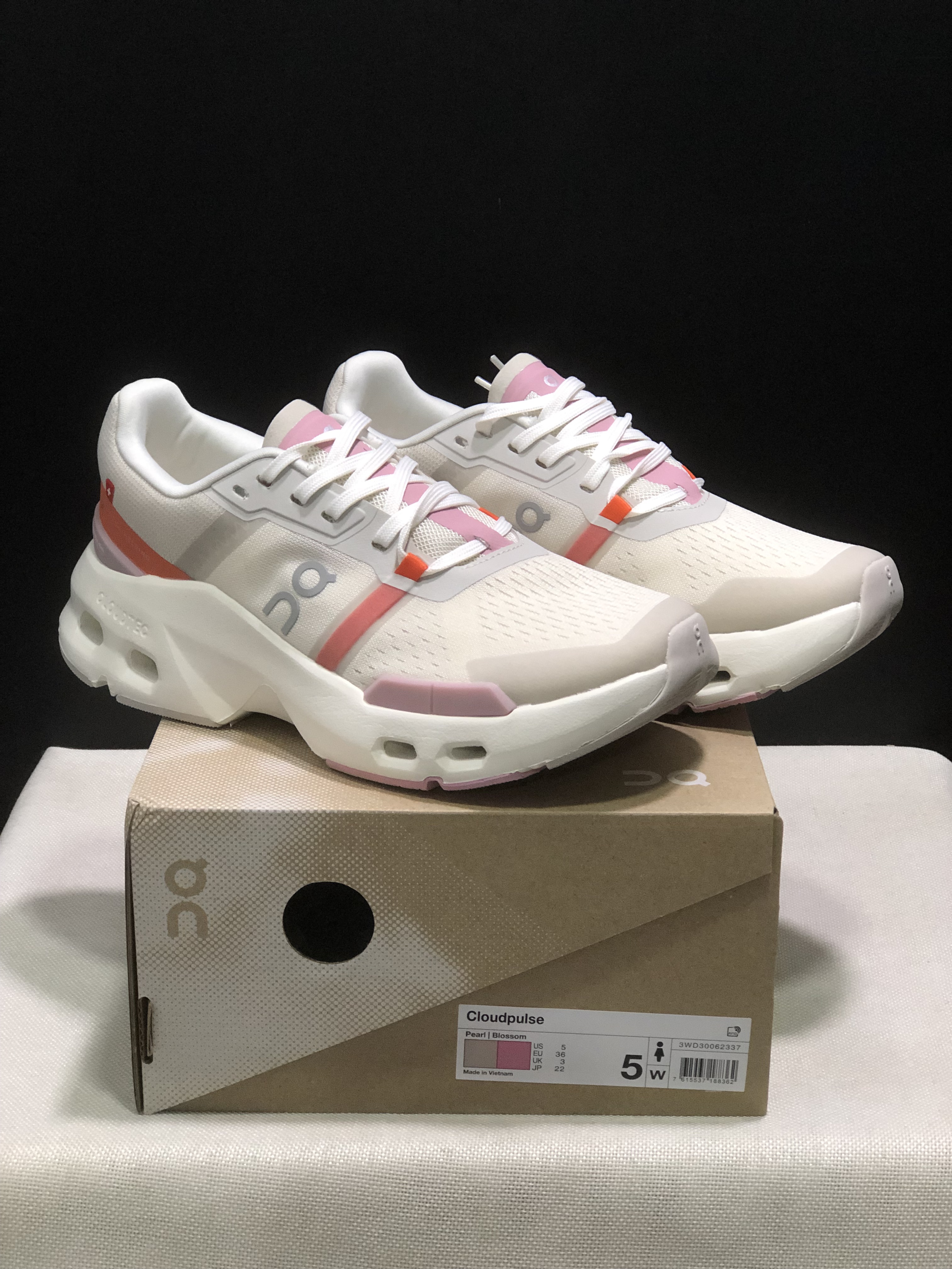 On Running Cloudpulse Comfortable Running Shoes Pearl/Blossom