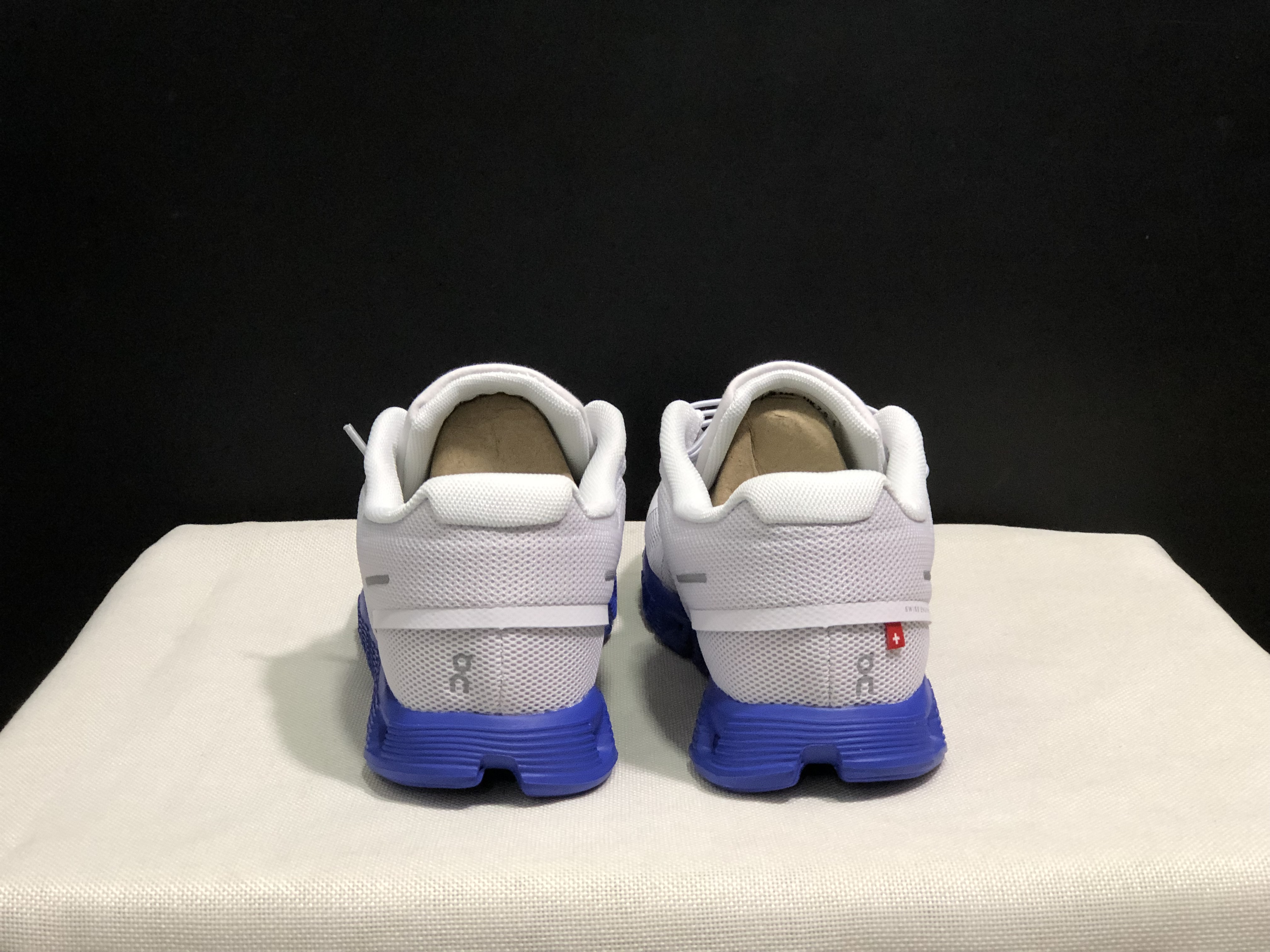 On Running Cloud 5 Lightweight Running Shoes Misty White/Indigo Blue