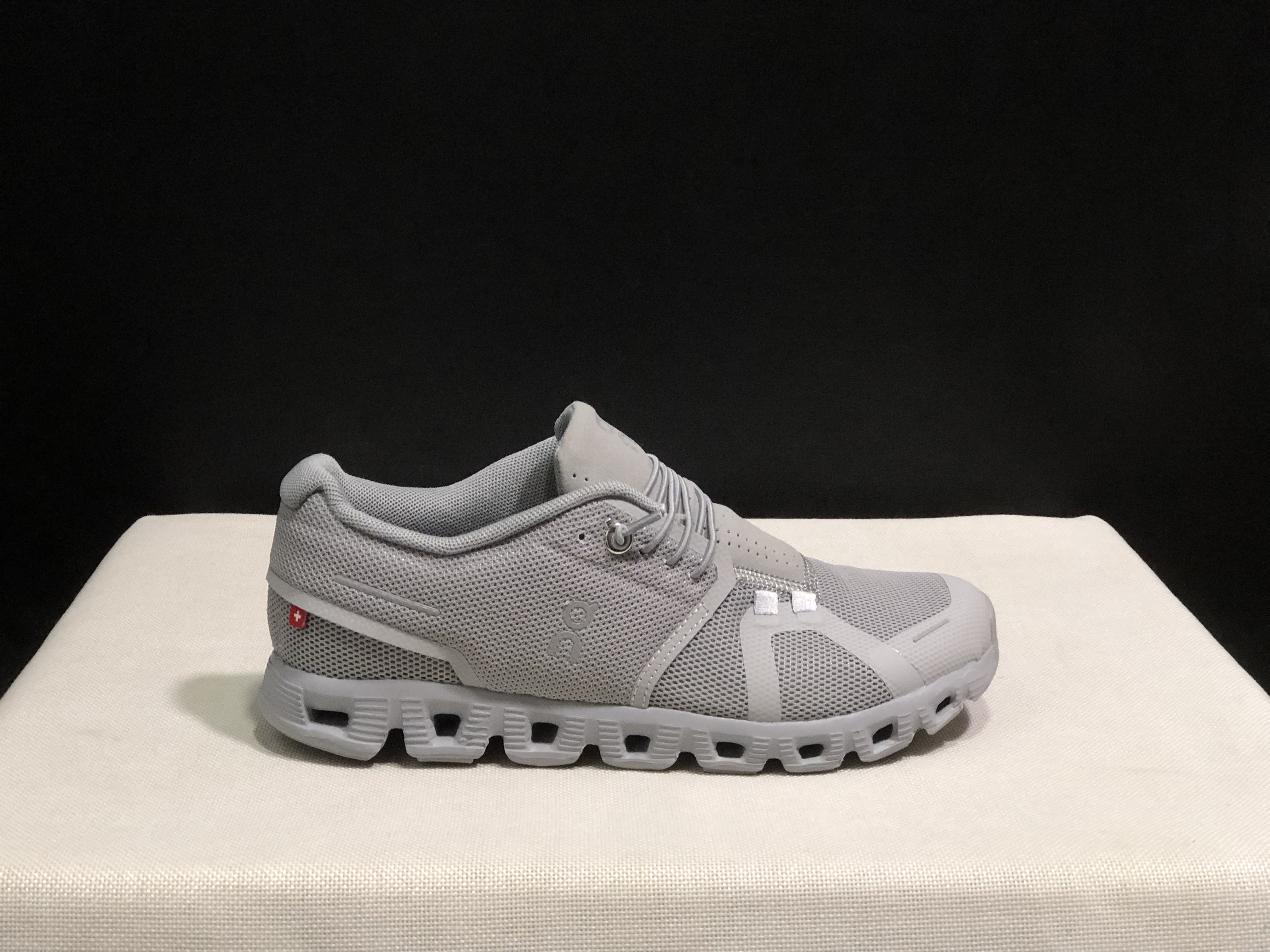 On Running Cloud 5 Lightweight Running Shoes Foggy Ash