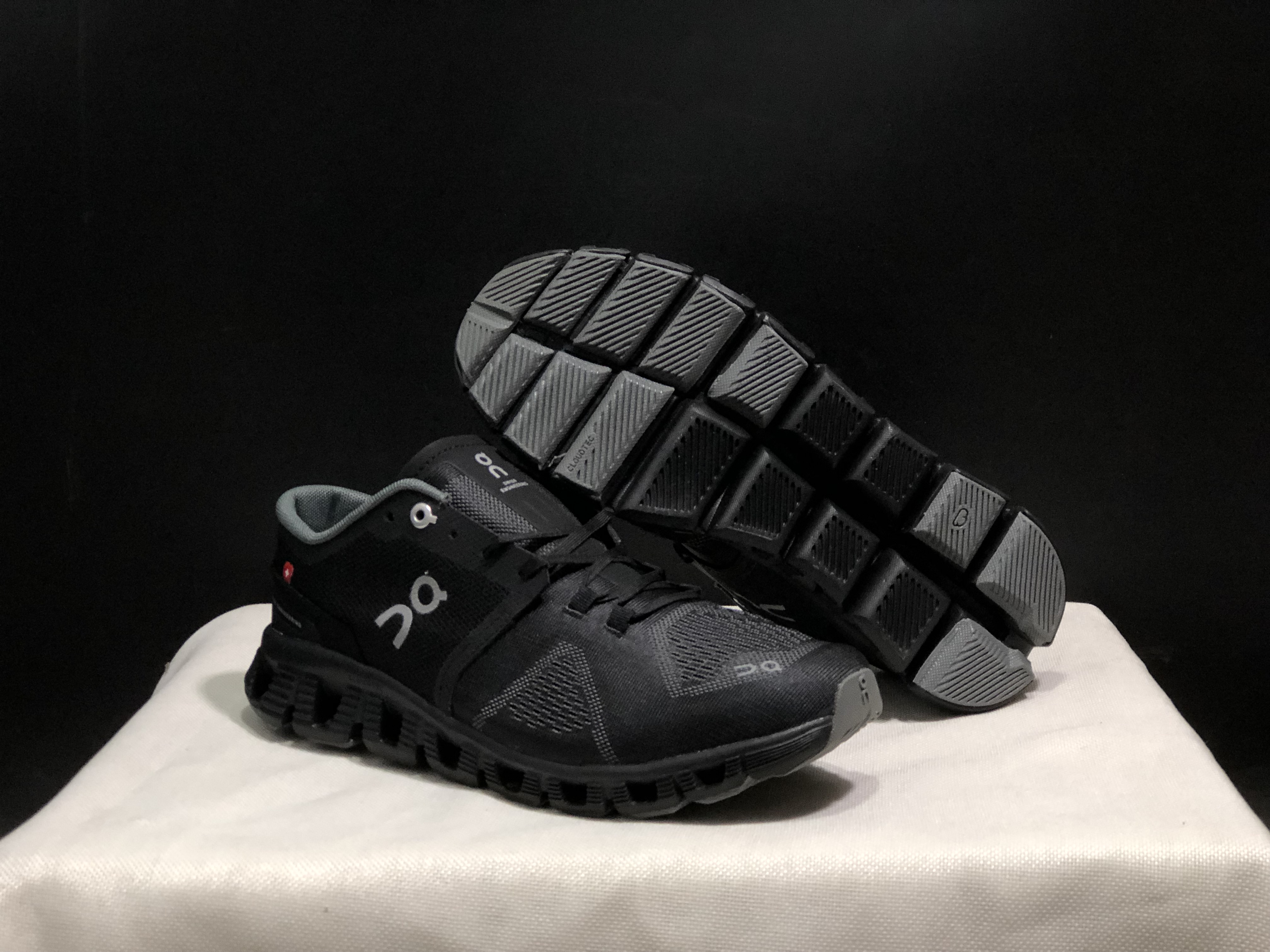 On Running Cloud X Lightweight Running Shoes Black