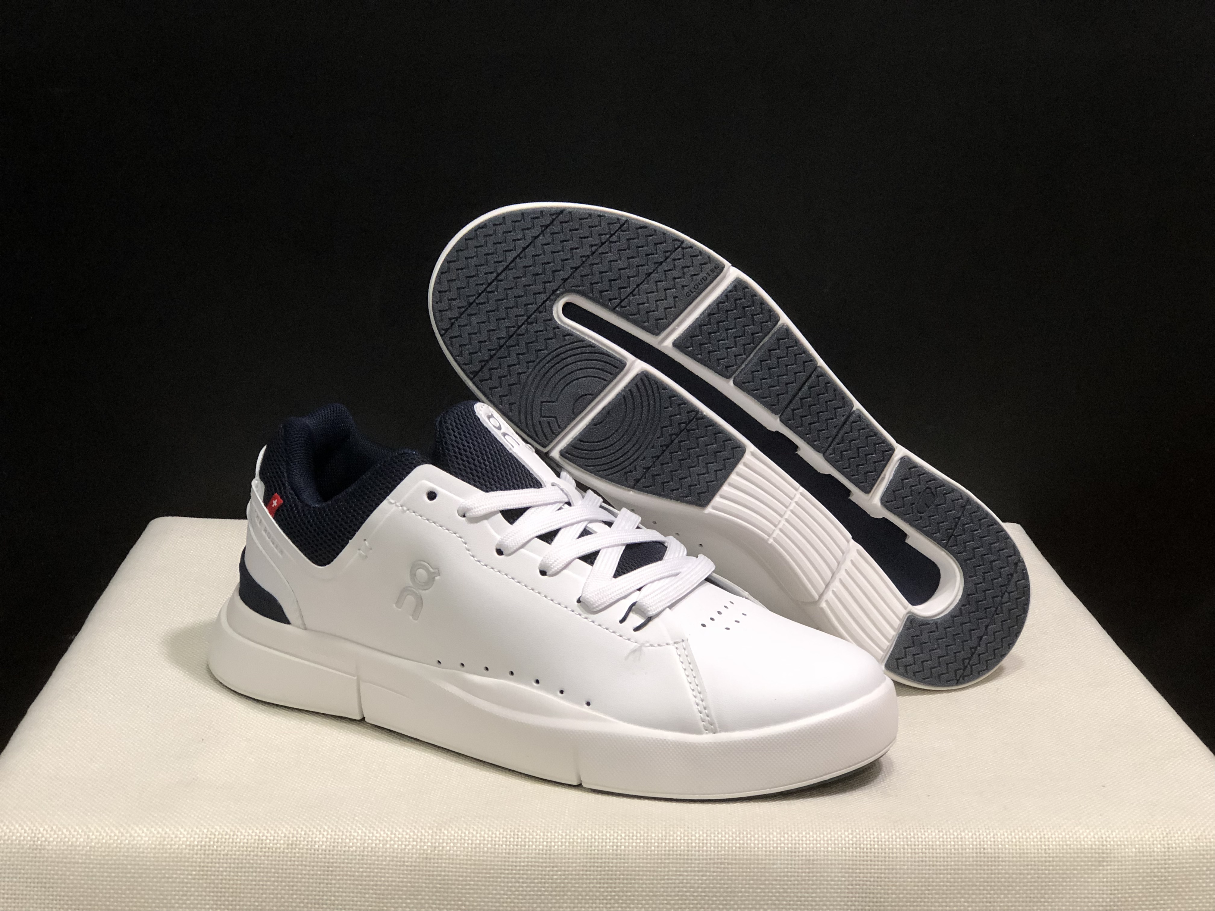 On Running The Roger Spin Board Shoes White/Midnight