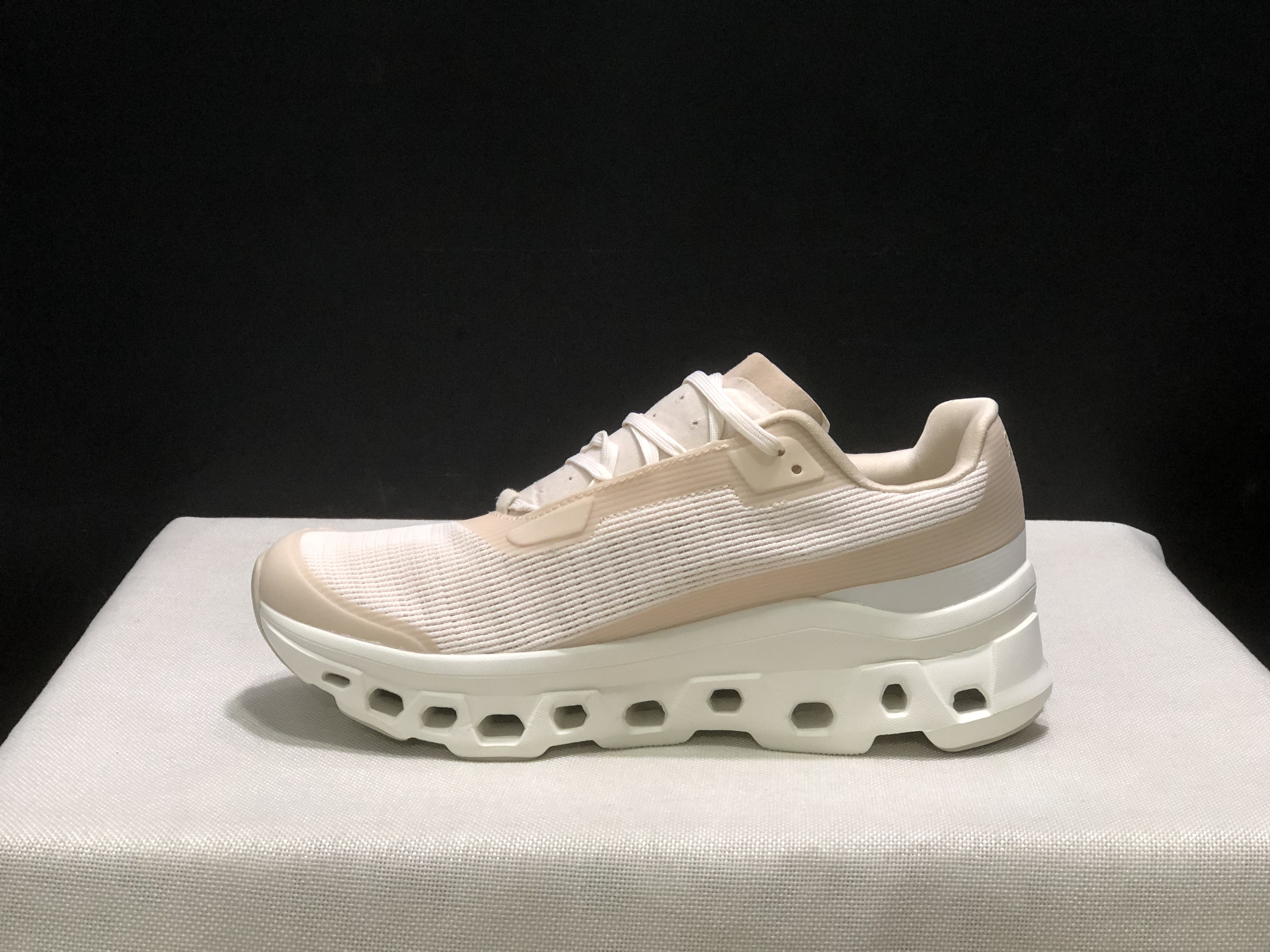 On Running Cloudmonster Void 1 M Casual Running Shoes Flesh Pink/White