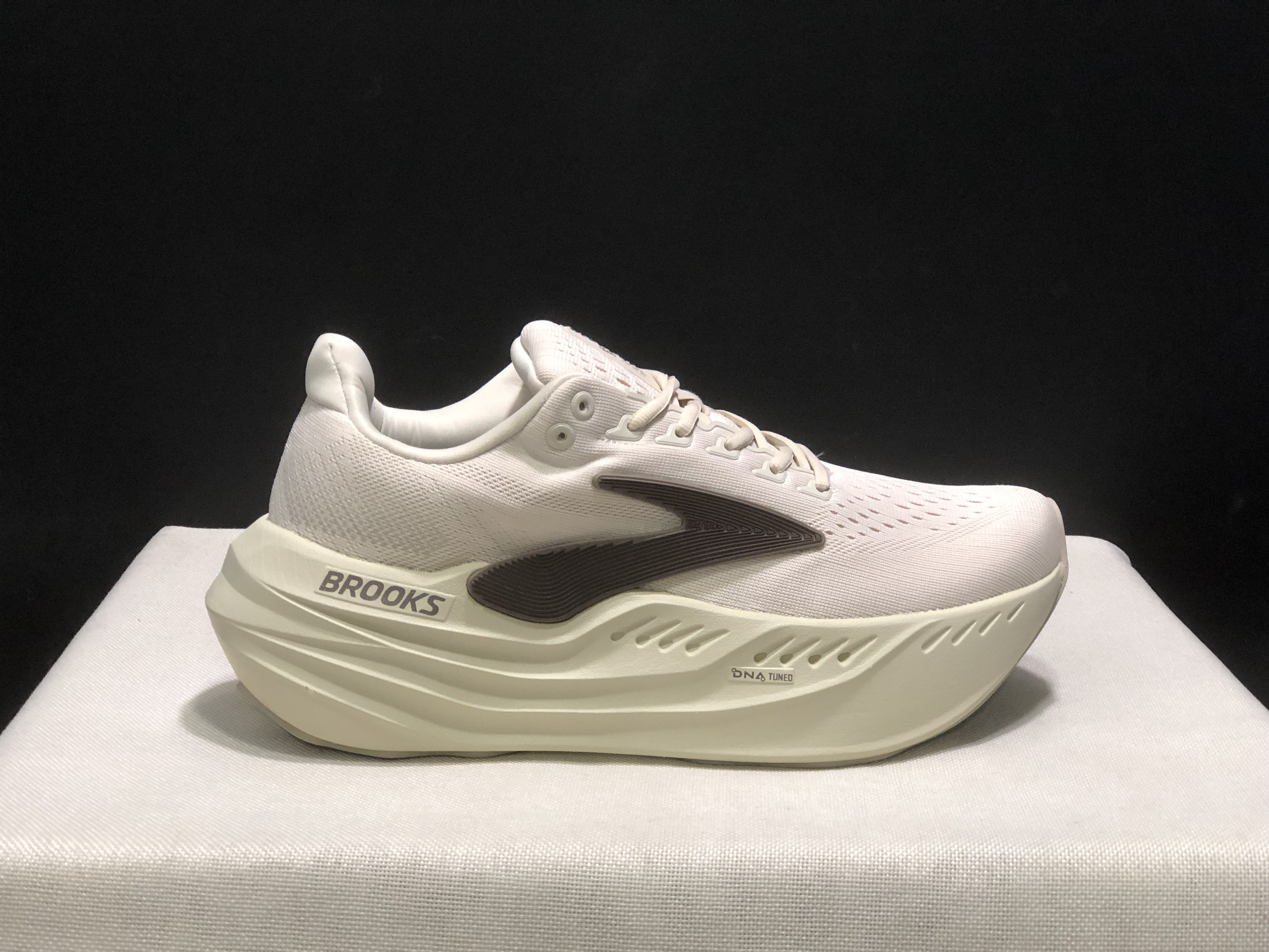 Brooks Glycerin Max Comfortable Low-top Running Shoes Apricot White