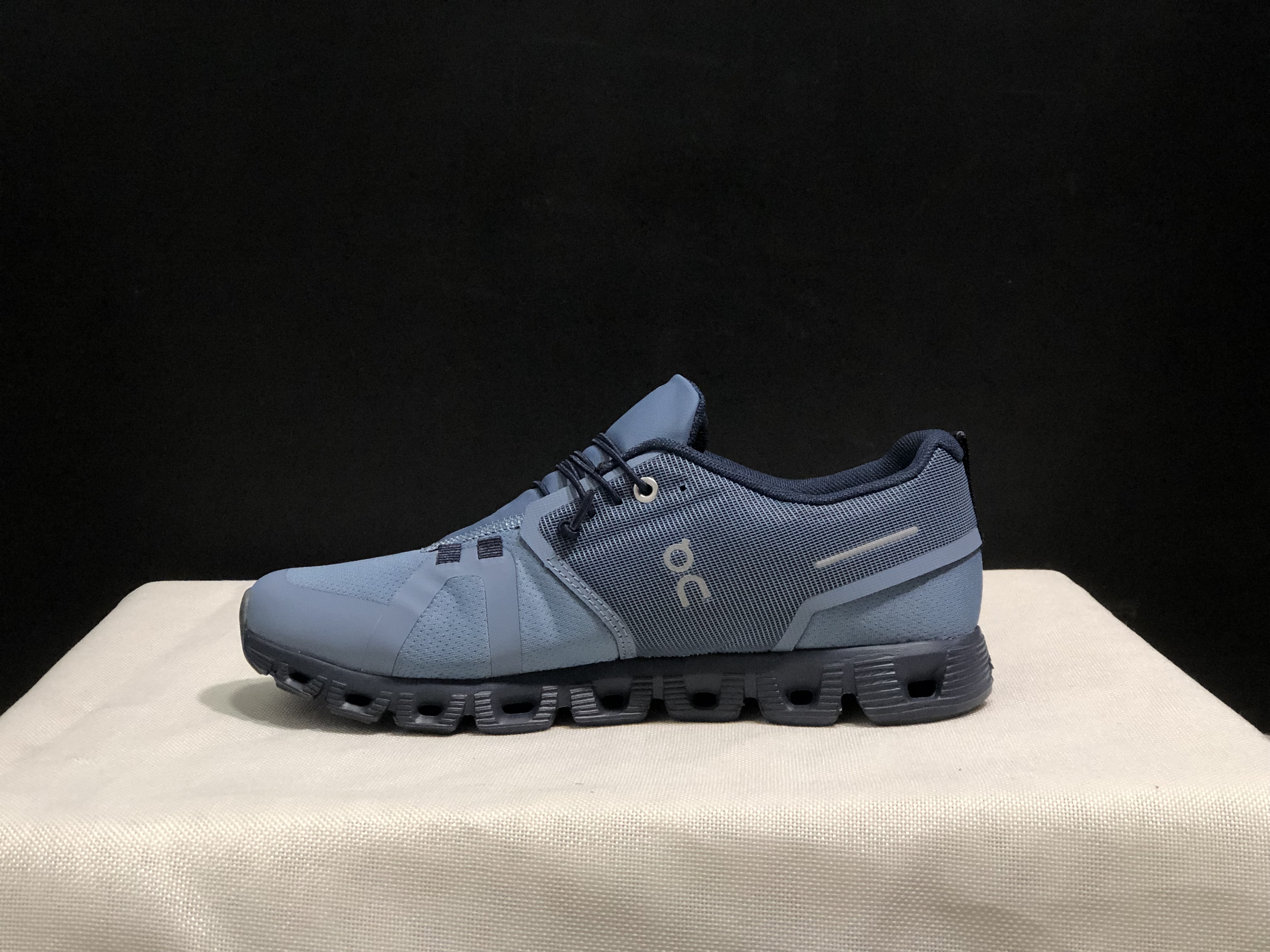 On Running Cloud 5 Lightweight Midnight Blue Running Shoes