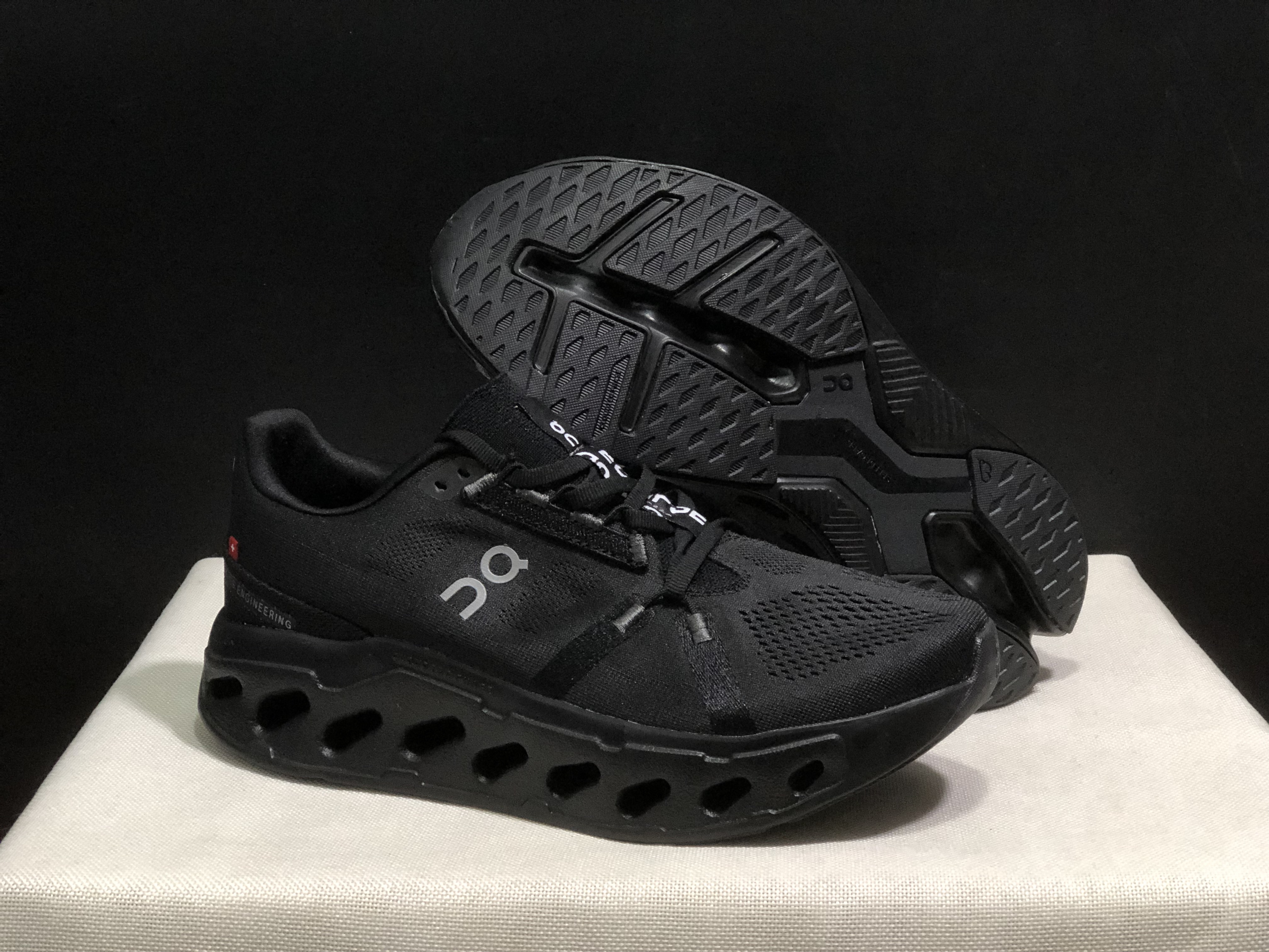 On Running Cloudeclipse Soft And Comfortable Running Shoes All Black