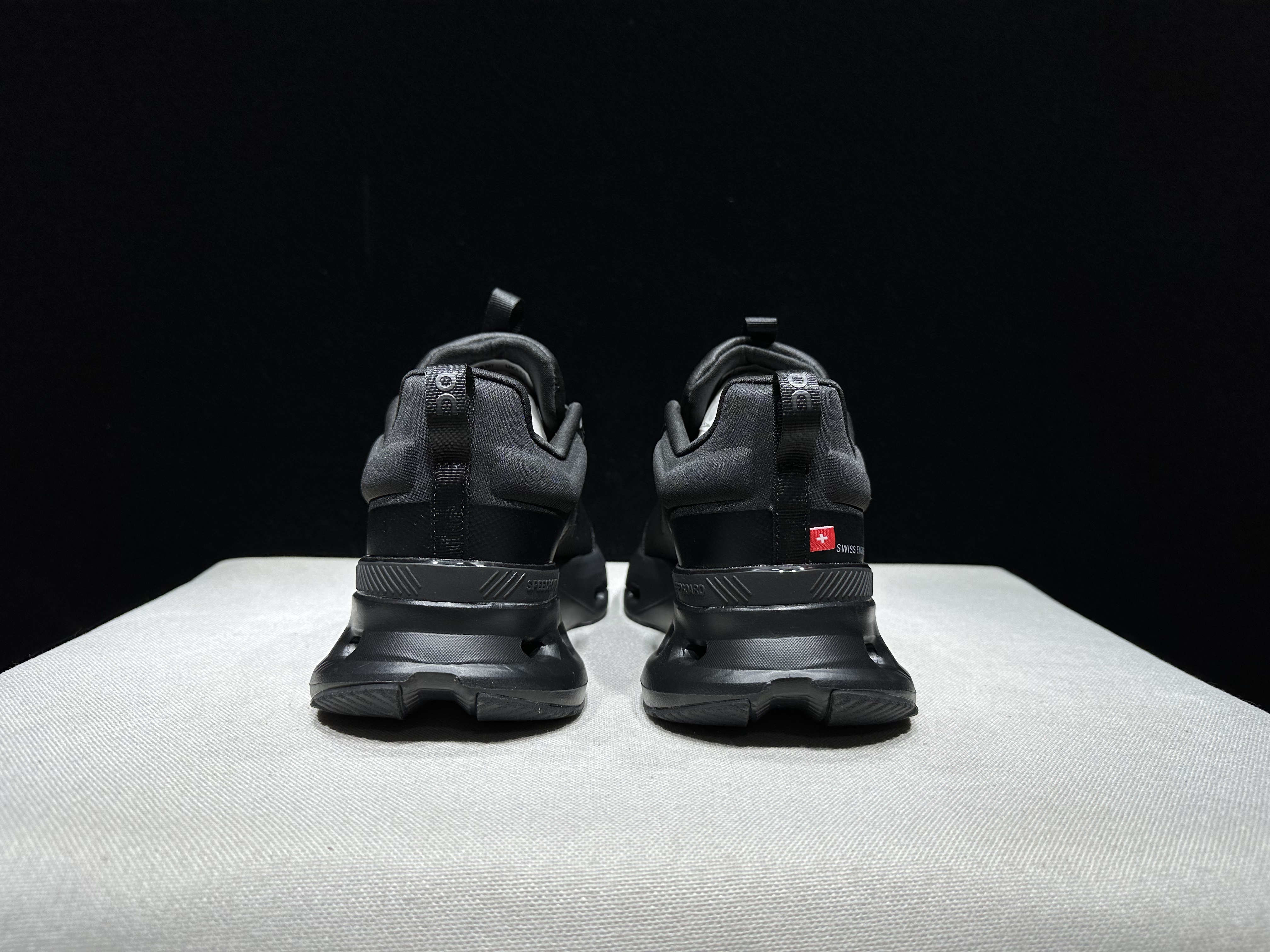 On Running Cloudnova X Comfortable Anti-Slip Running Shoes All Black