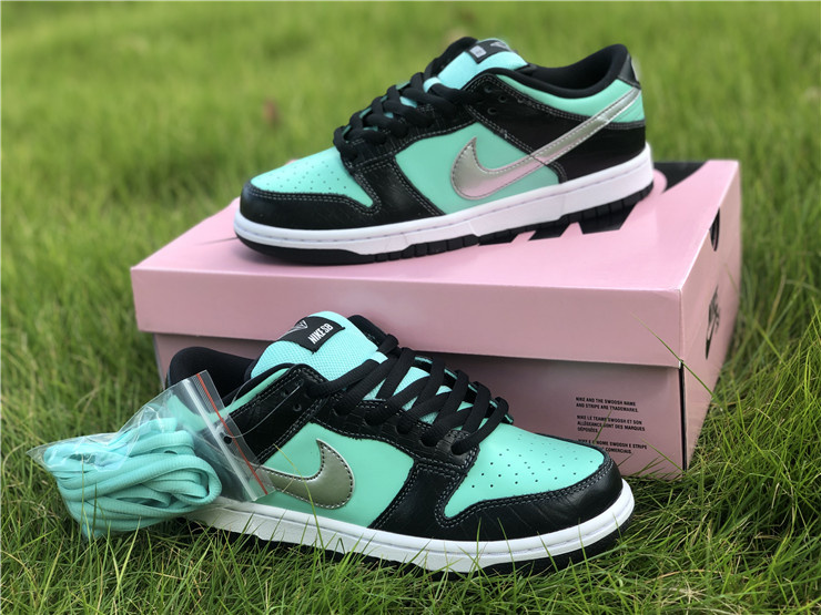 Nike SB Dunk Low Pro x Diamond Supply Co. Tiffany Blue Sneakers