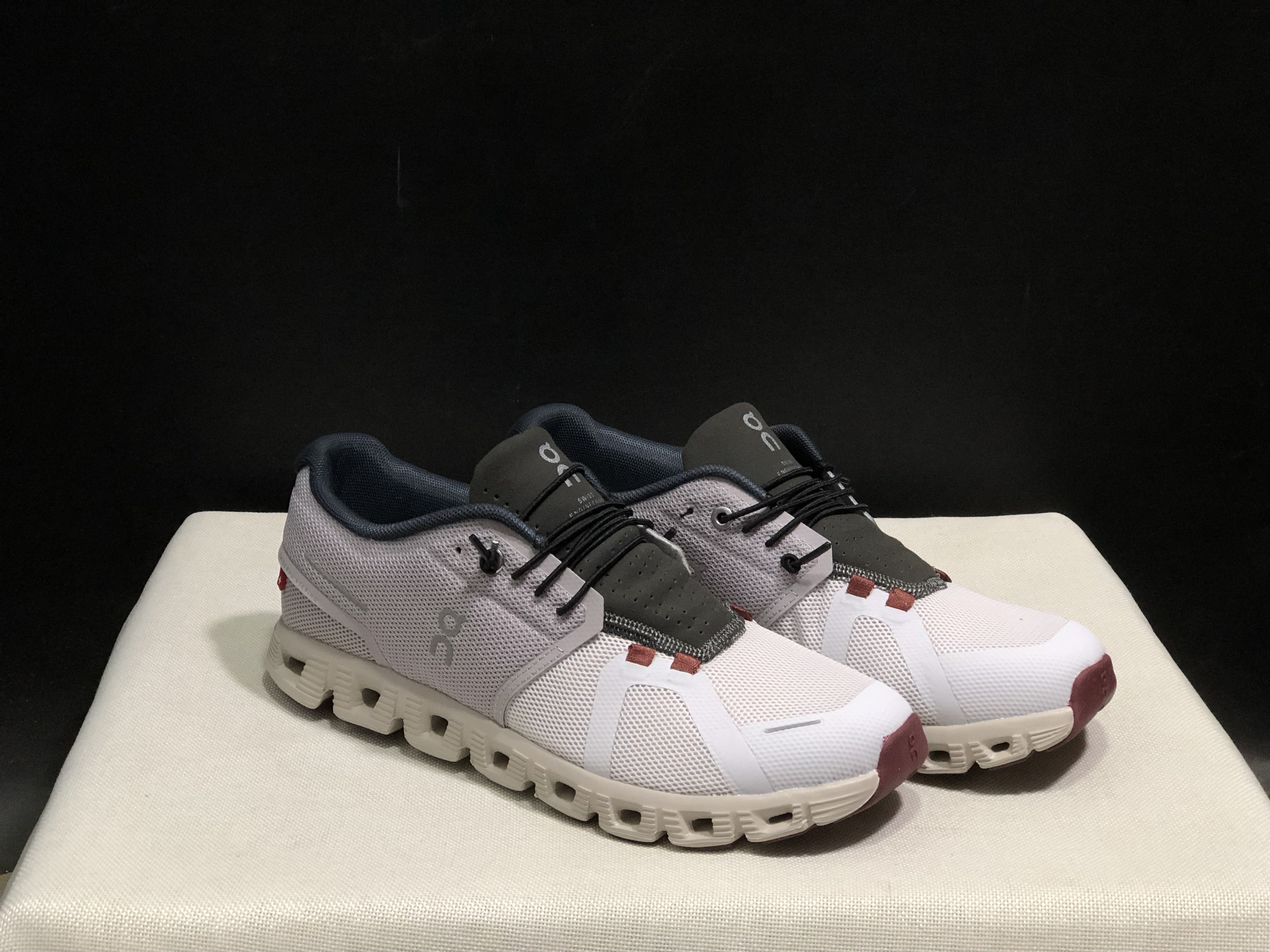 On Running Cloud 5 Lightweight Running Shoes Pearl Frost/Light Grey