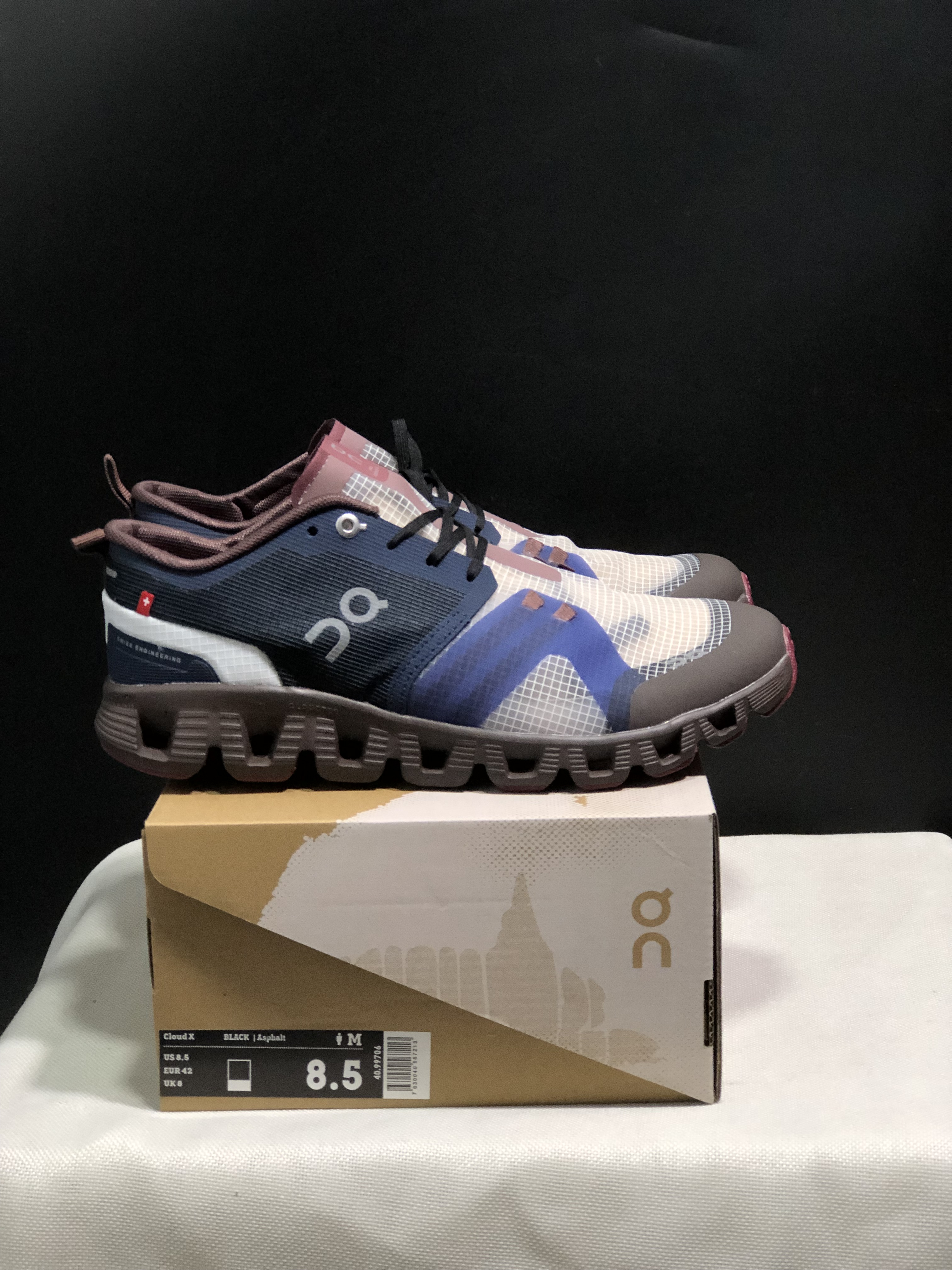 On Running Cloud X Shift Breathable And Shock-Absorbing Lightweight Running Shoes Black Ink/Cherry Red