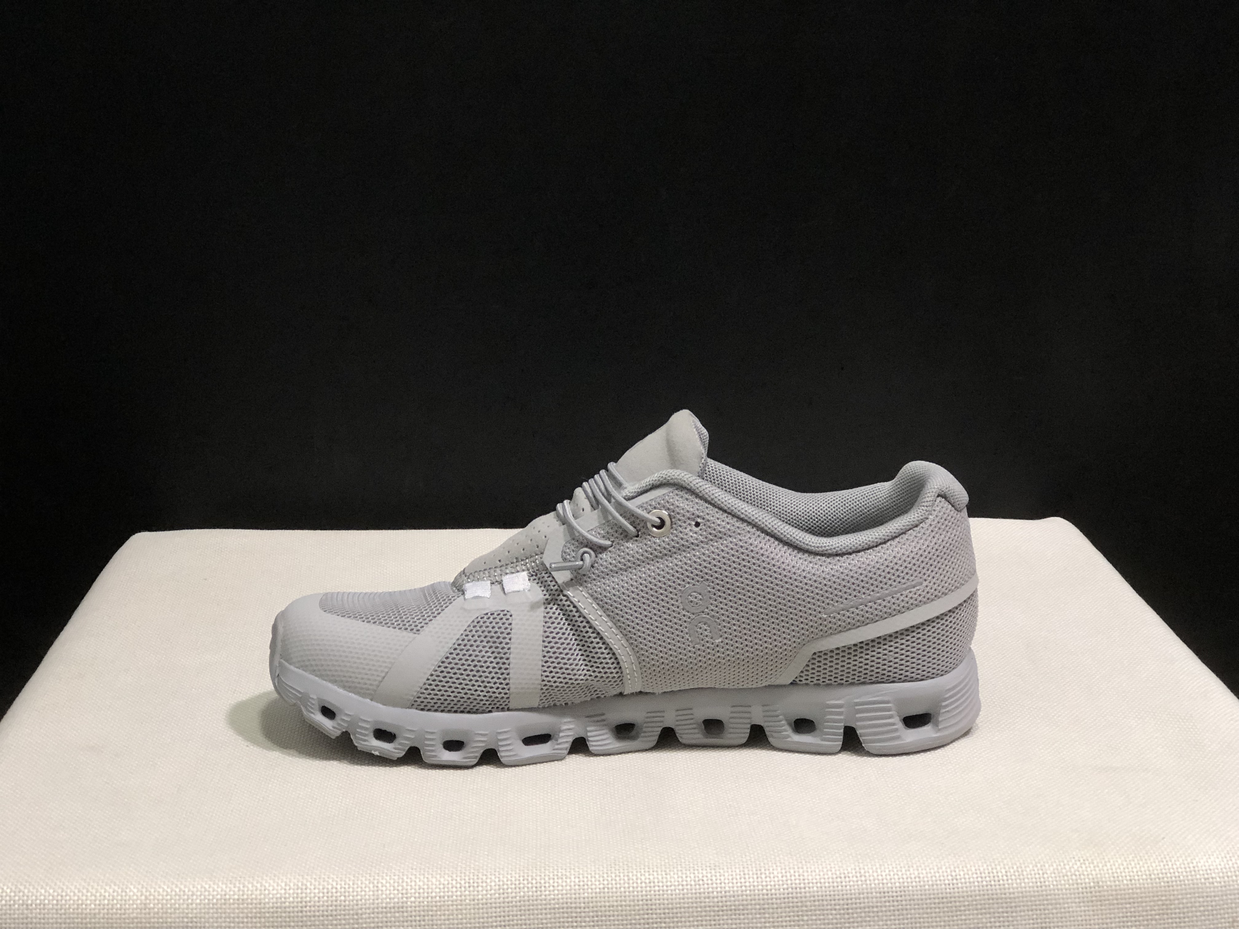 On Running Cloud 5 Lightweight Running Shoes Foggy Ash