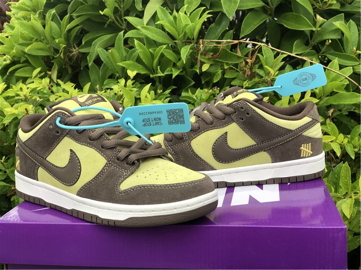 Nike SB Dunk Low Matcha Brown Sneakers
